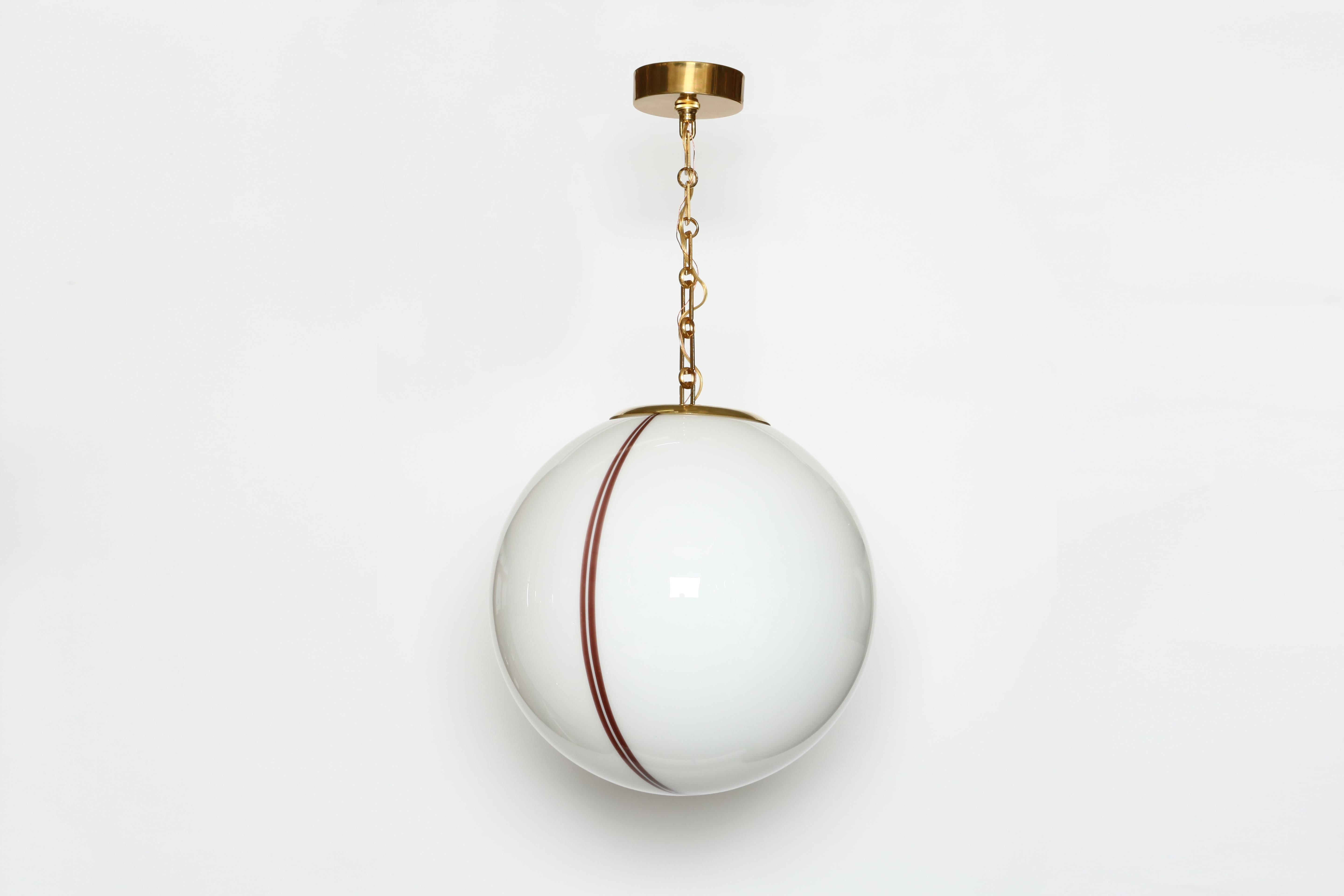 Murano glass ceiling pendant.
Italy, 1960s.
Rewired for US.
One medium base socket.

We take pride in bringing vintage fixtures to their full glory again.
At Illustris Lighting our main focus is to deliver lighting fixtures to our clients in ready