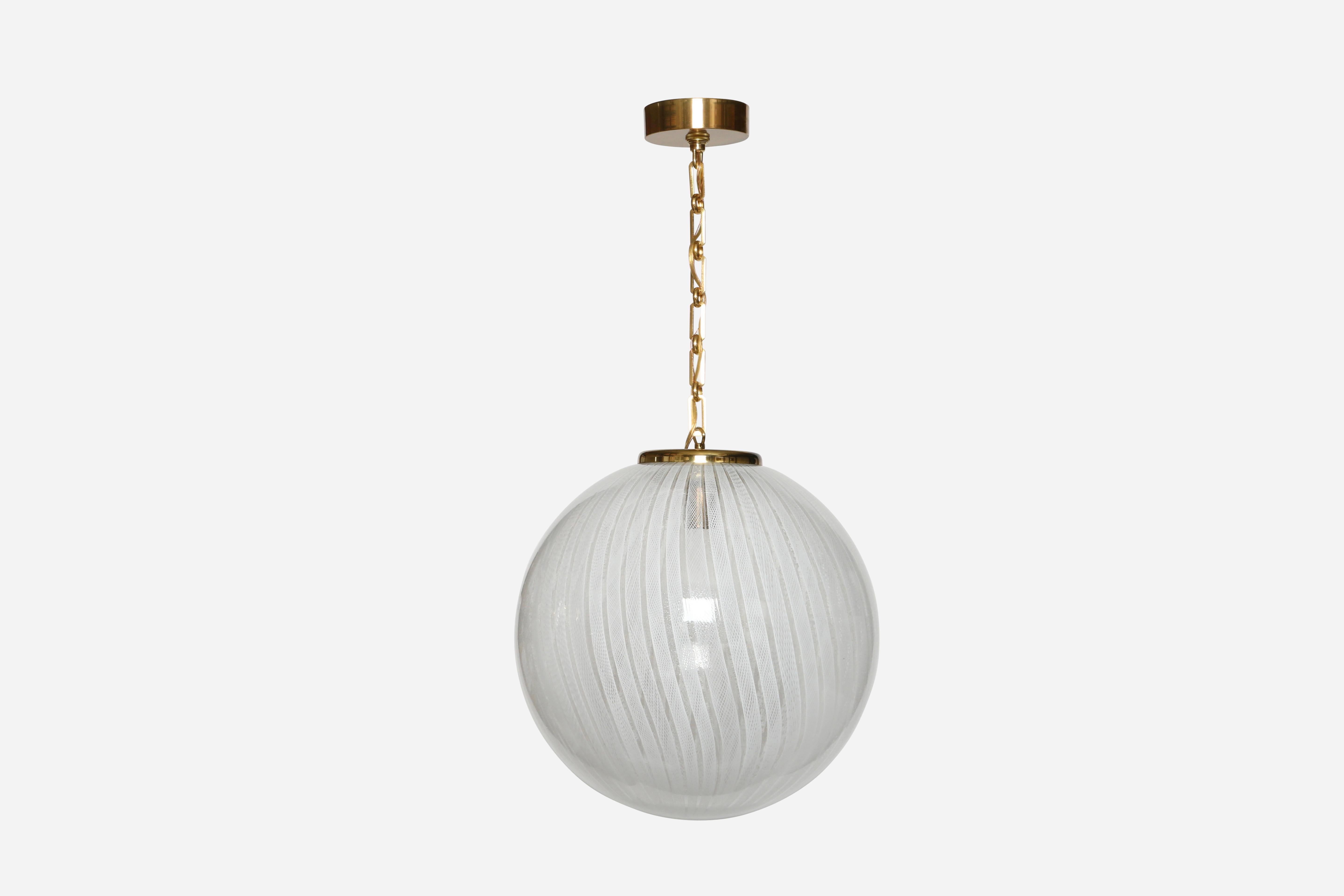 Murano ceiling pendant with Zanfirico glass.
Italy, 1960s.
Rare and absolutely exquisite glass making technique with unusually large size.
Height adjustable.
Rewired for US.
Takes one Edison bulb.

We take pride in bringing vintage fixtures to their