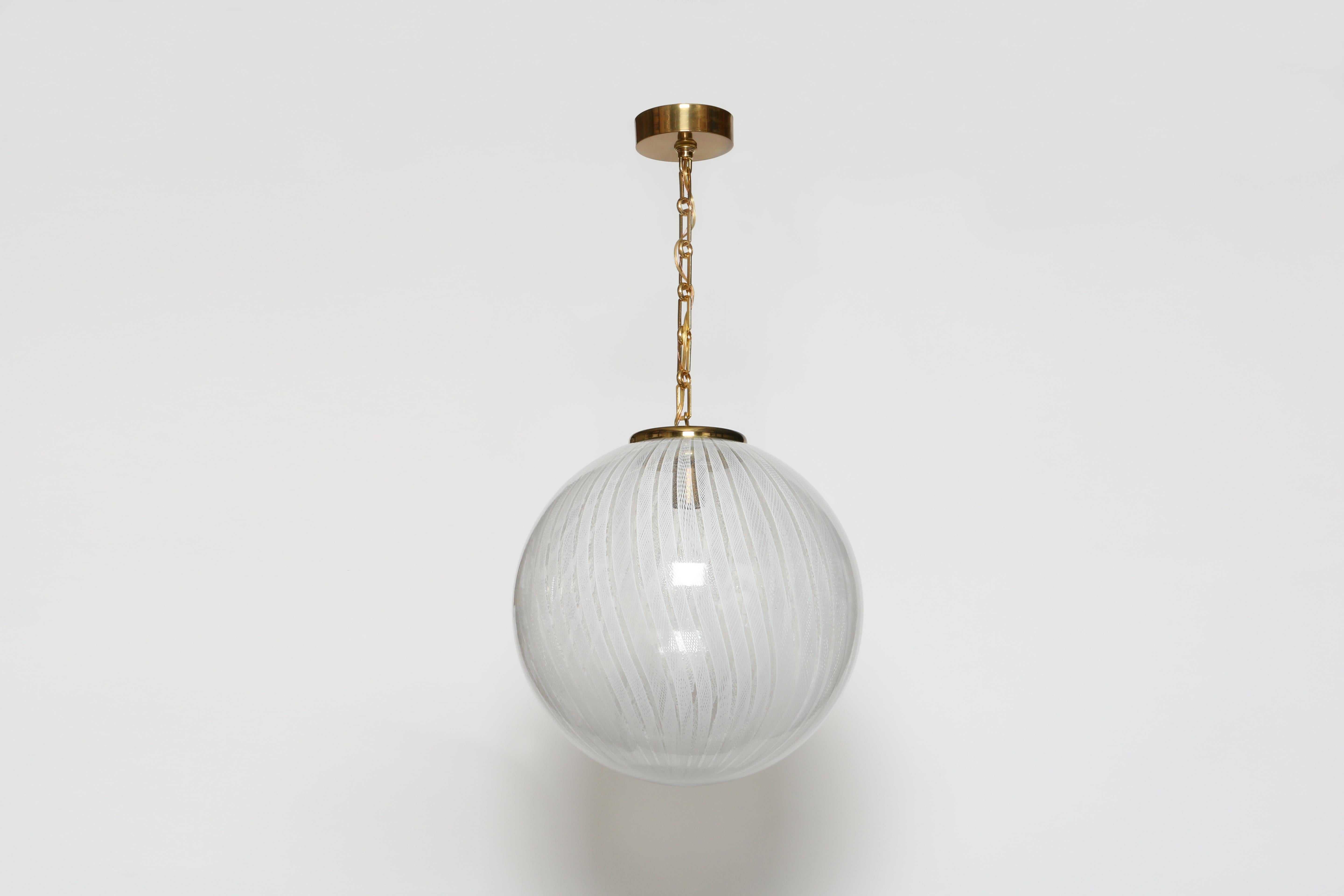 Mid-Century moderno Ciondolo da soffitto in vetro di Murano in vetro Zanfirico di Venini, Italia, circa 1960 in vendita