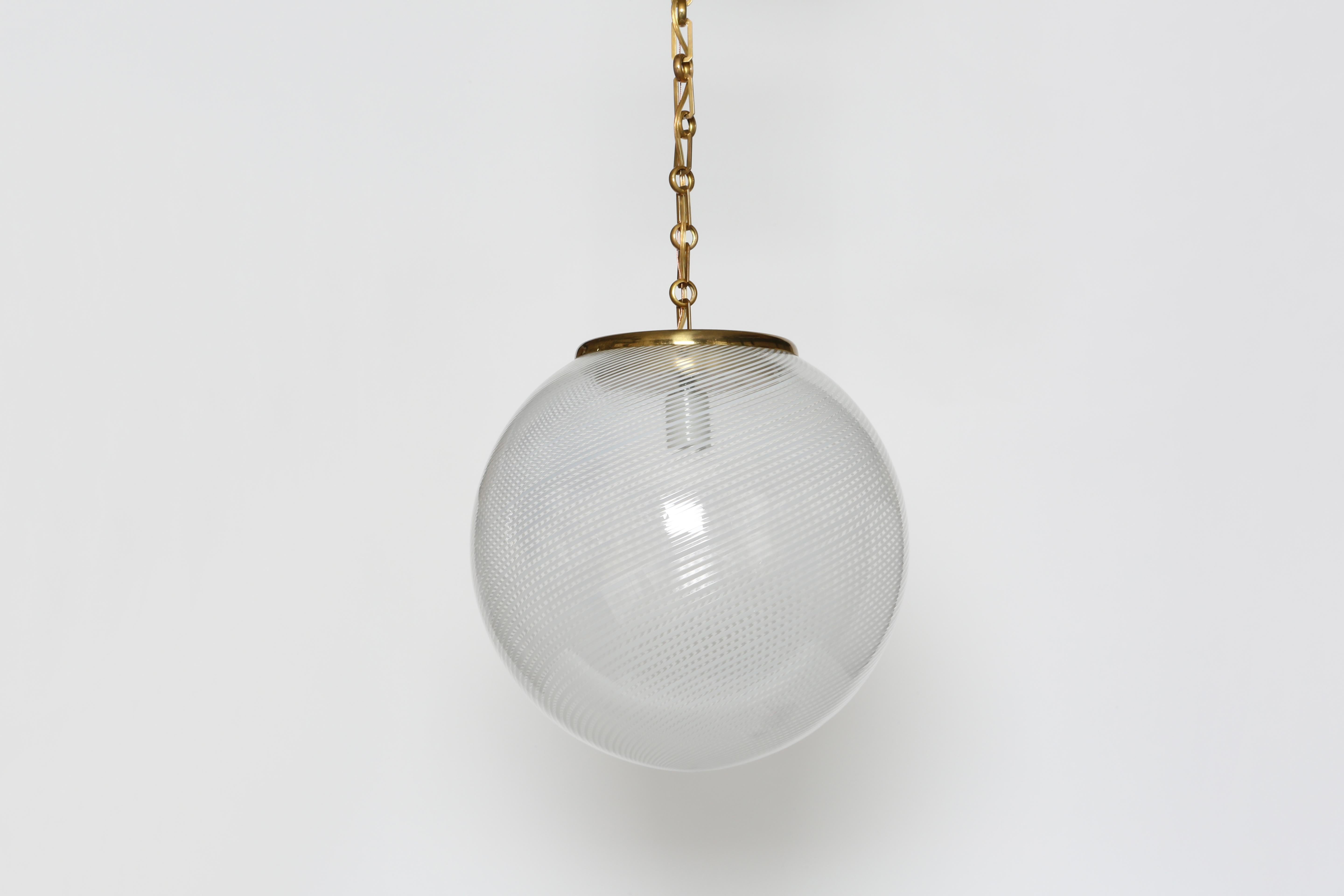 Colgante de techo de cristal de Murano, Italia circa 1960s en Bueno estado para la venta en Brooklyn, NY