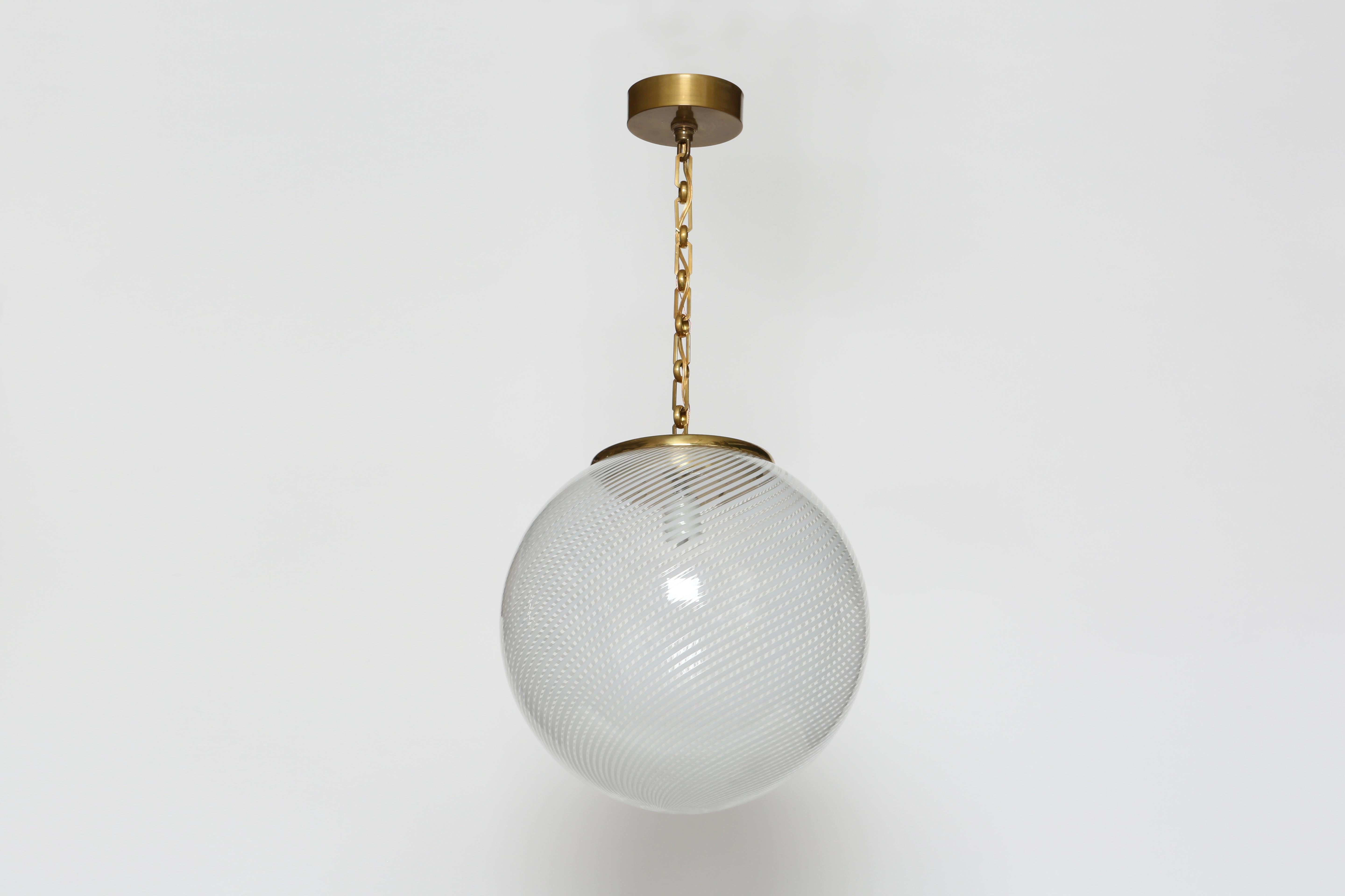 Colgante de techo de cristal de Murano, Italia circa 1960s en venta 1