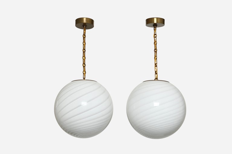 Murano glass ceiling pendants
Made for us exclusively in Italy
Hand blown glass, custom finished metal
Available in brass or patinated brass
Italy 2021
Rewired for US
Overall drop is adjustable. Chain can be made shorter or longer
Priced per item
