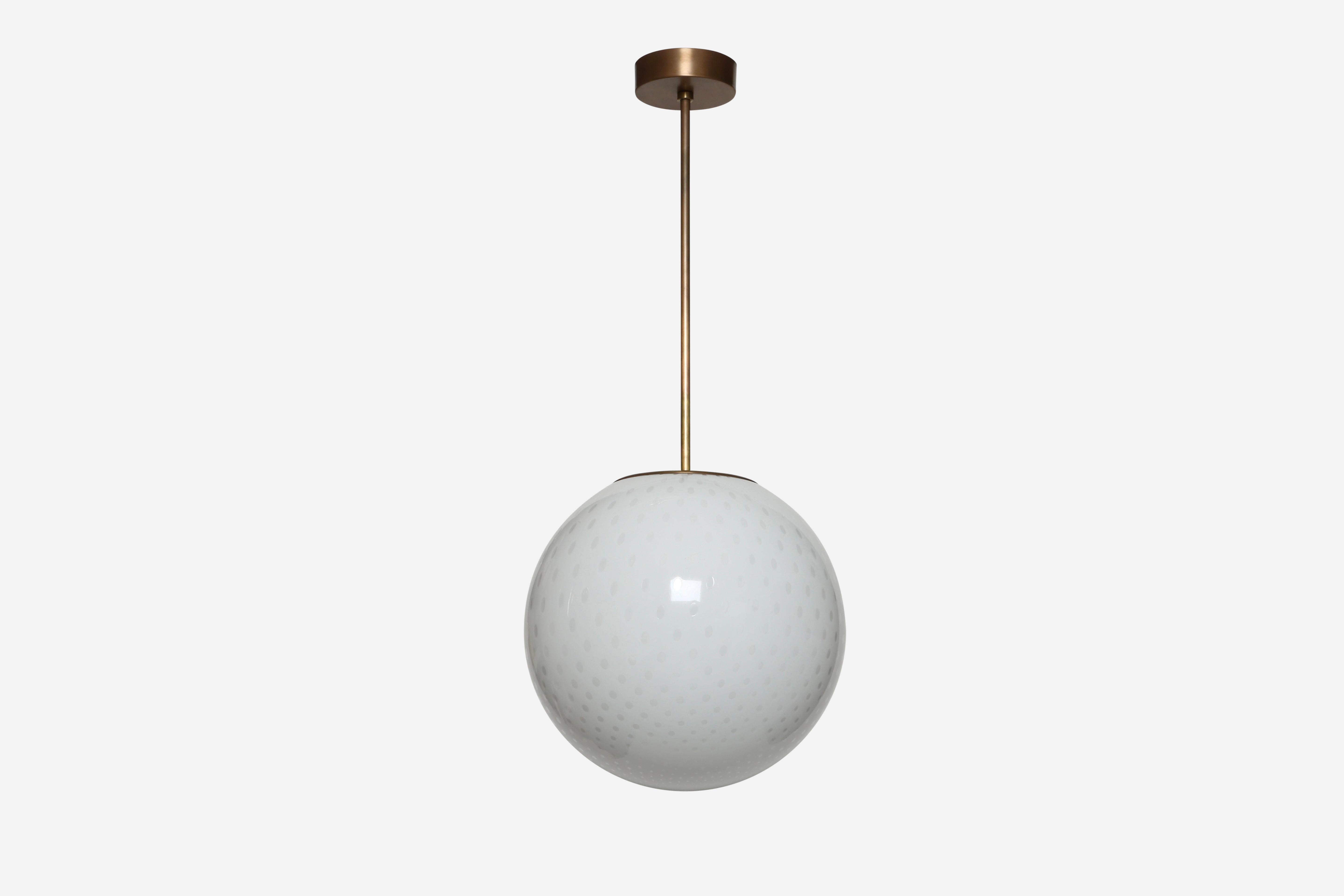 Murano glass ceiling pendants.
Made for us exclusively in Italy.
Hand blown glass, patinated brass.
Italy 2021.
Rewired for US.
Overall drop is adjustable. Ceiling rod can be shorter.
Price is for one pendant.
Four pendants in stock.

At Illustris