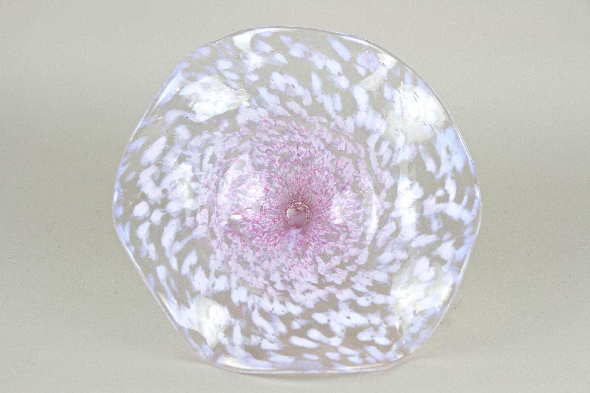 Murano Glass Centerpiece/ Glass Bowl, Late Mid Century, Italy ca. 1960/70 For Sale 7