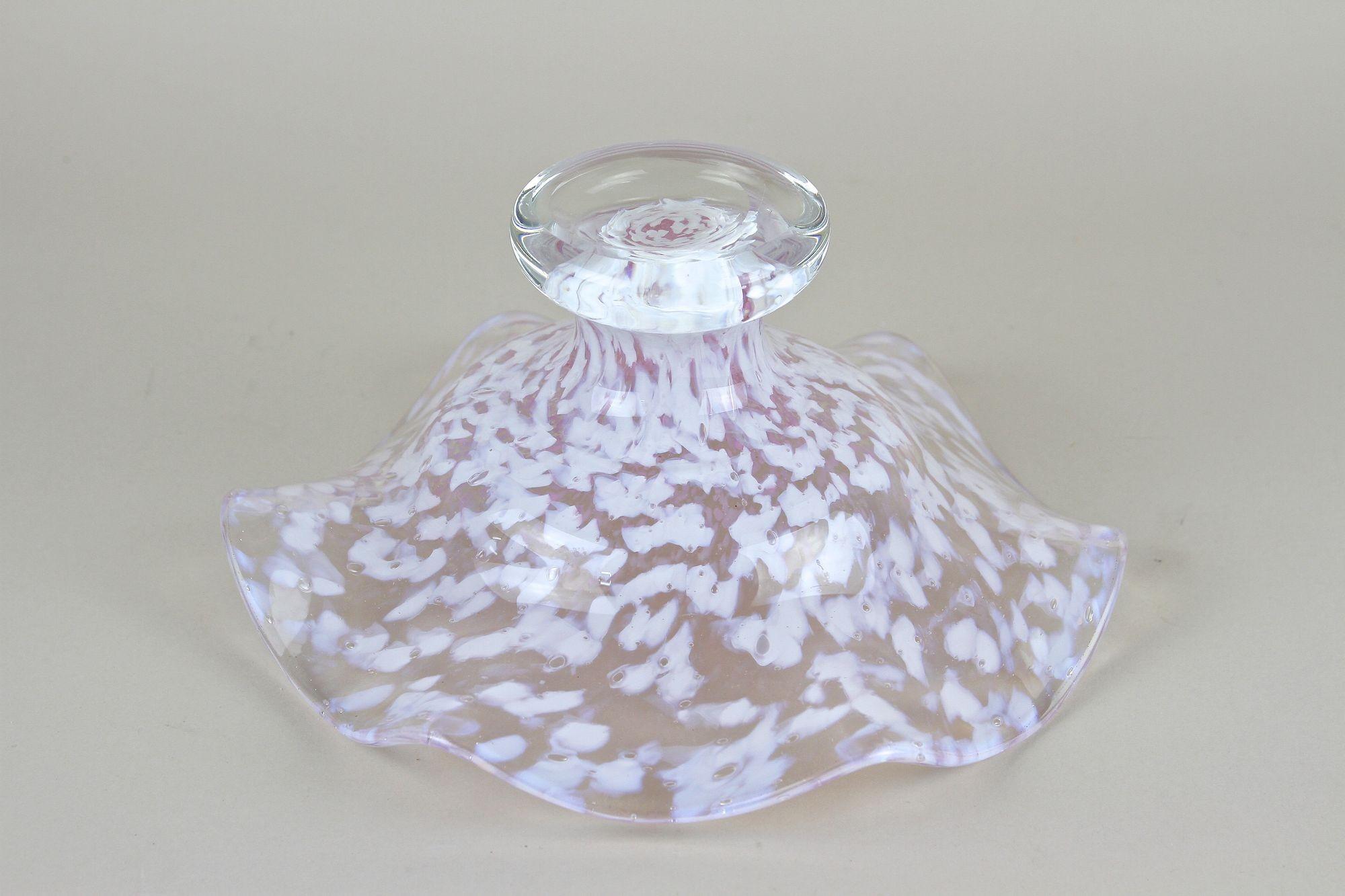 Murano Glass Centerpiece/ Glass Bowl, Late Mid Century, Italy ca. 1960/70 For Sale 10