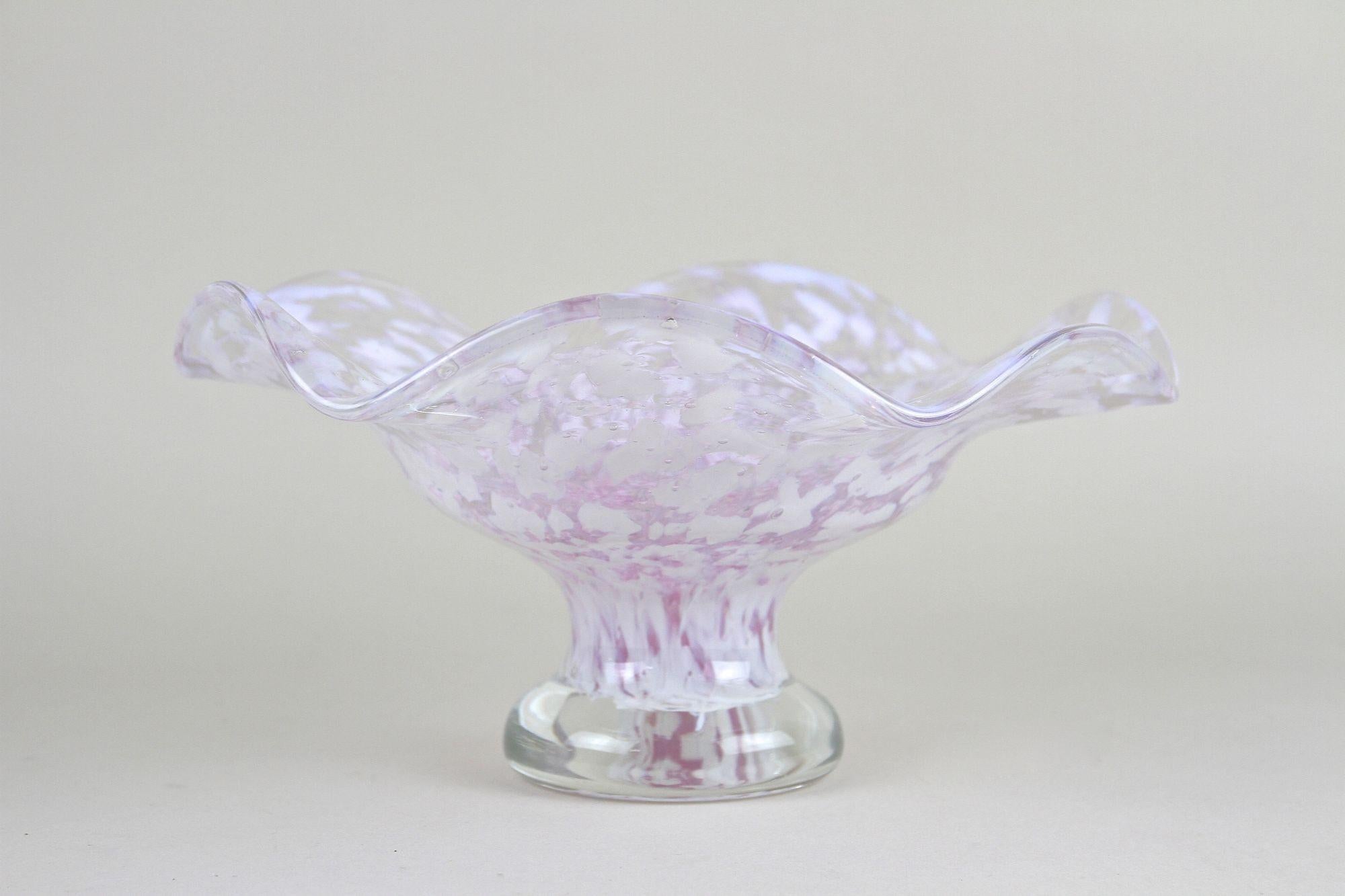 Italian Murano Glass Centerpiece/ Glass Bowl, Late Mid Century, Italy ca. 1960/70 For Sale