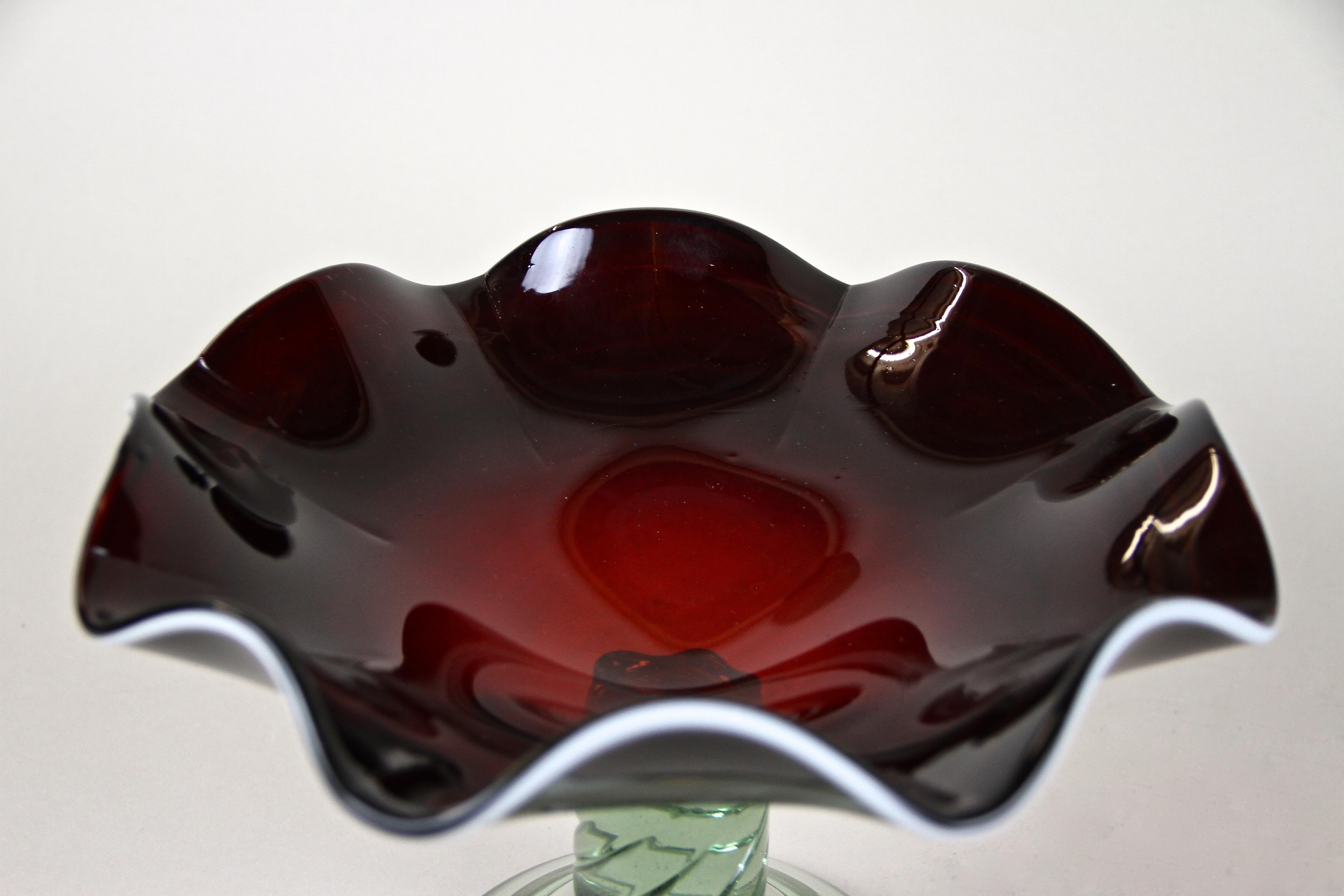 Murano Glass Centerpiece with Dark Red Bowl, Italy, circa 1970 For Sale 3