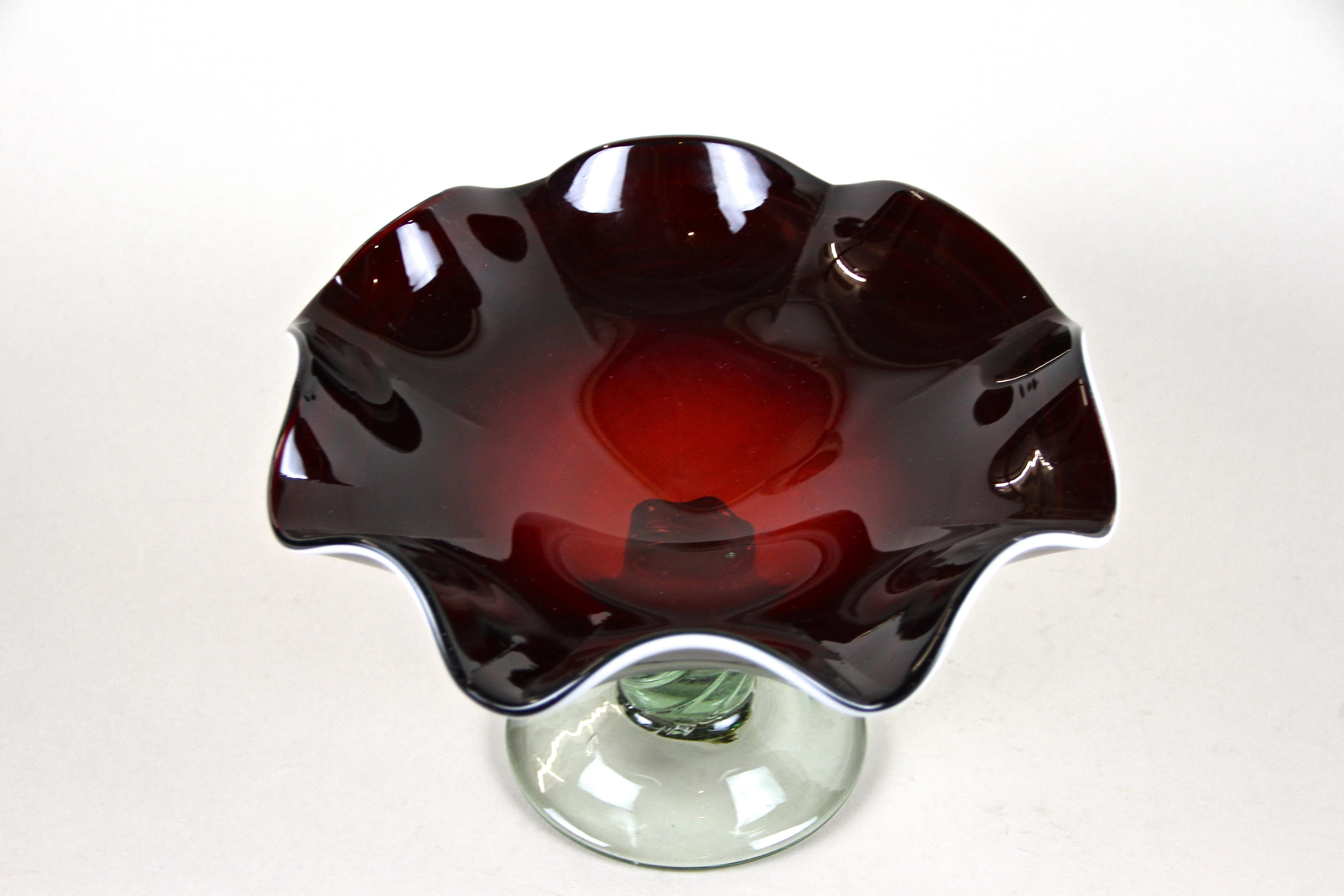 Murano Glass Centerpiece with Dark Red Bowl, Italy, circa 1970 For Sale 9