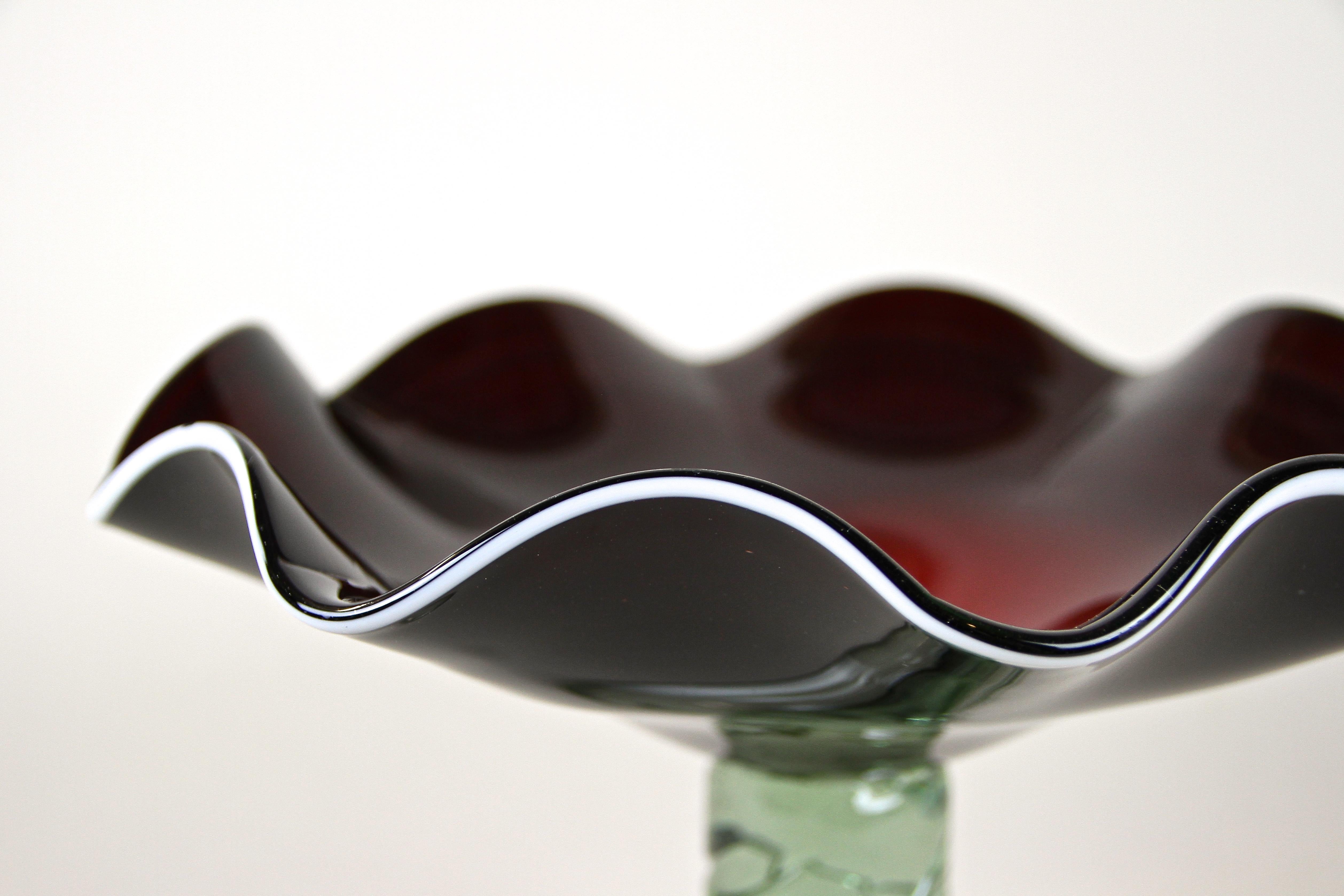 Murano Glass Centerpiece with Dark Red Bowl, Italy, circa 1970 For Sale 2