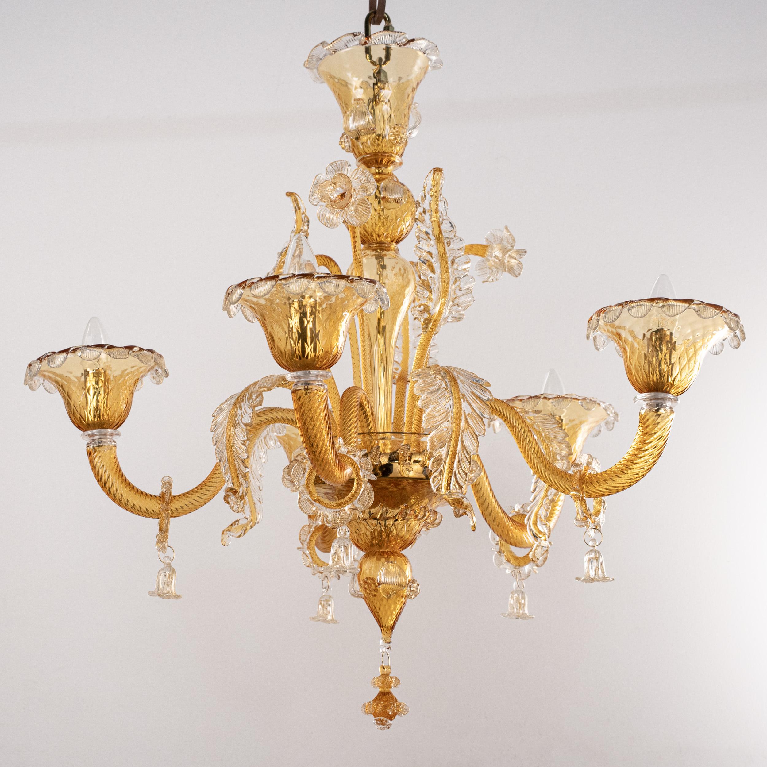 Lampadario in vetro di Murano ambrato e trasparente a 5 luci, Vintage Made in Italy in Stock In condizioni ottime in vendita a Venezia, IT