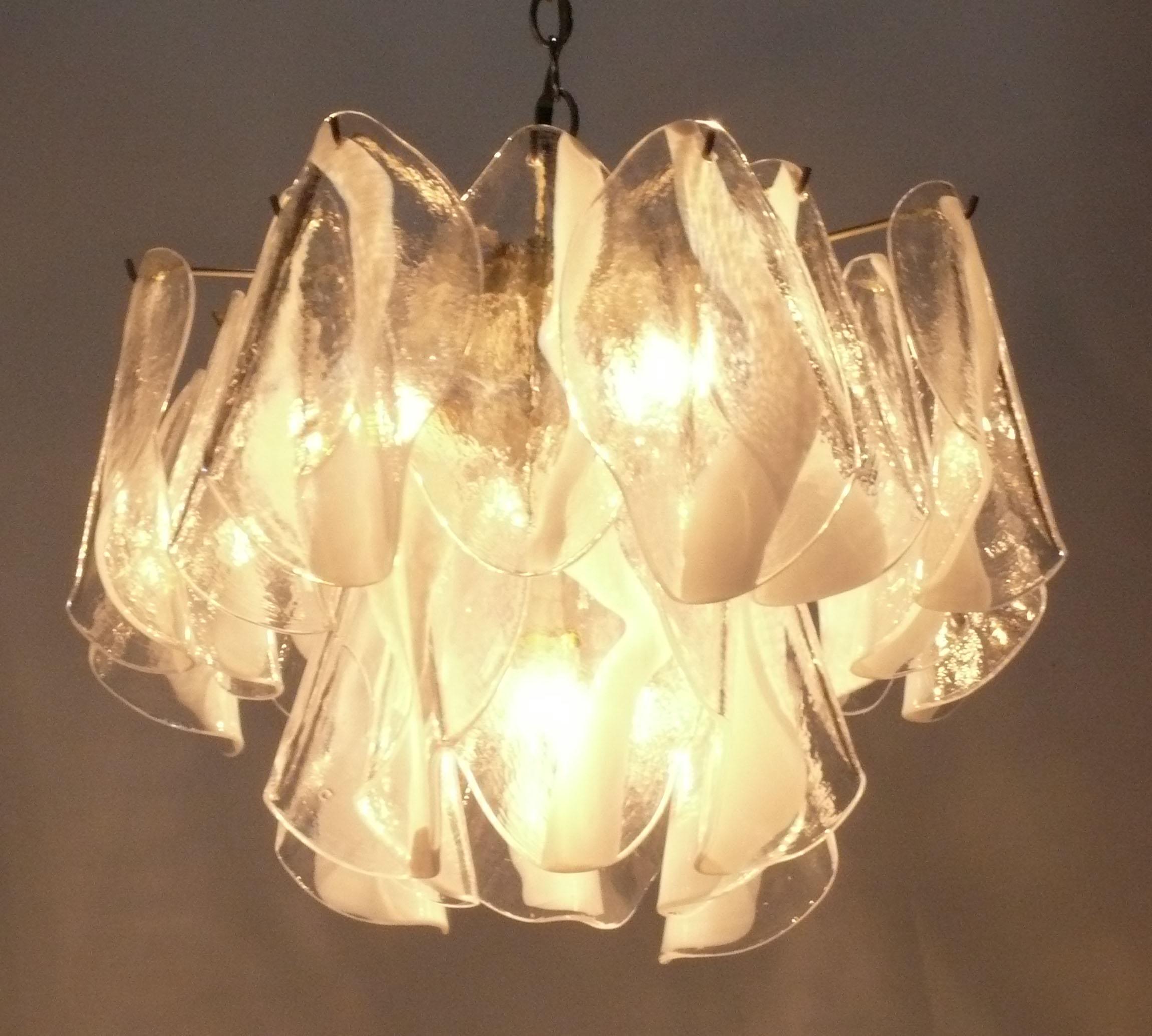 Kronleuchter aus Murano-Glas von Mazzega in Weiß und Klarglas Rewired (Italienisch) im Angebot