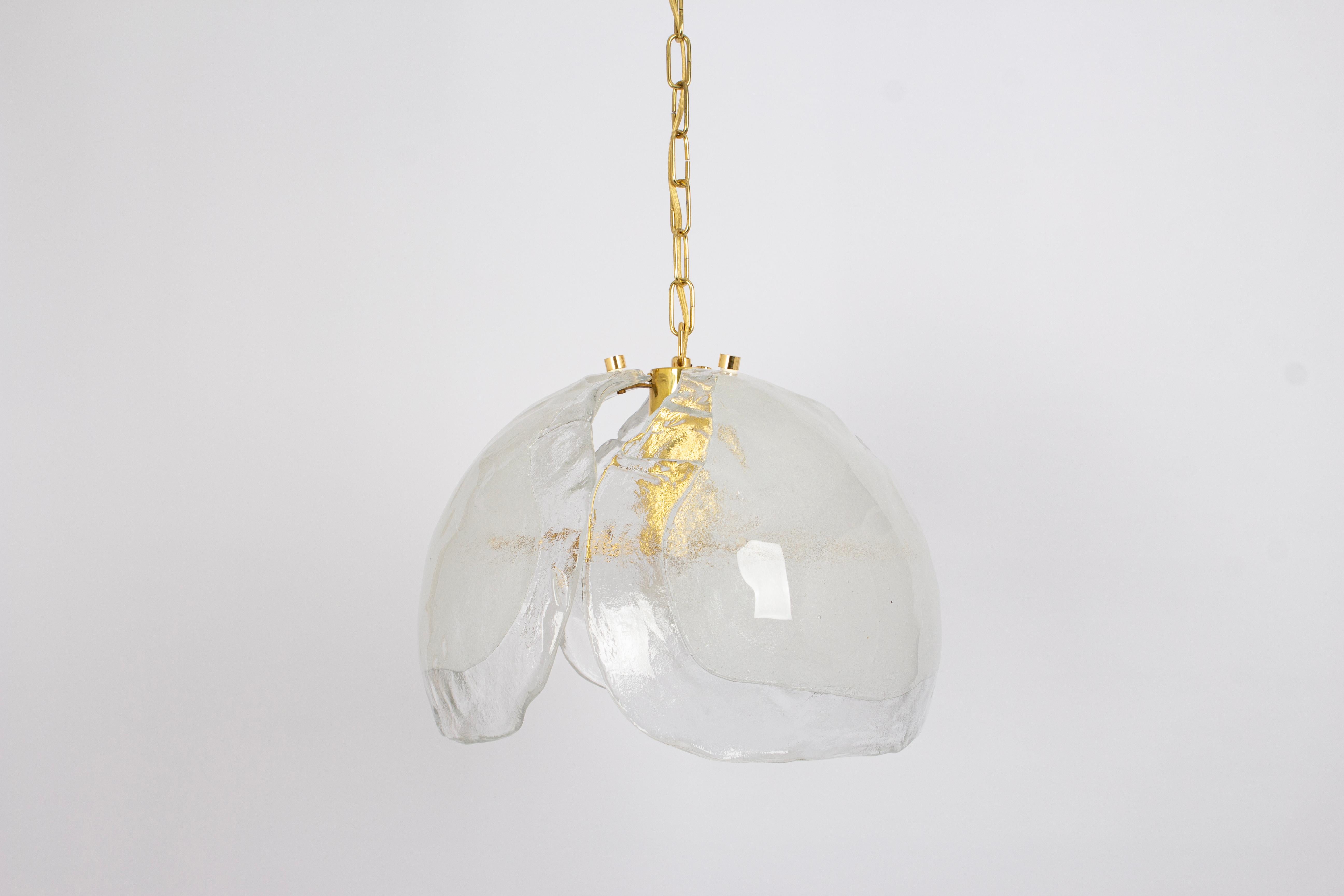 1 des 2 lustres en verre de Murano conçus par Kaiser, Allemagne, années 1960 en vente 1