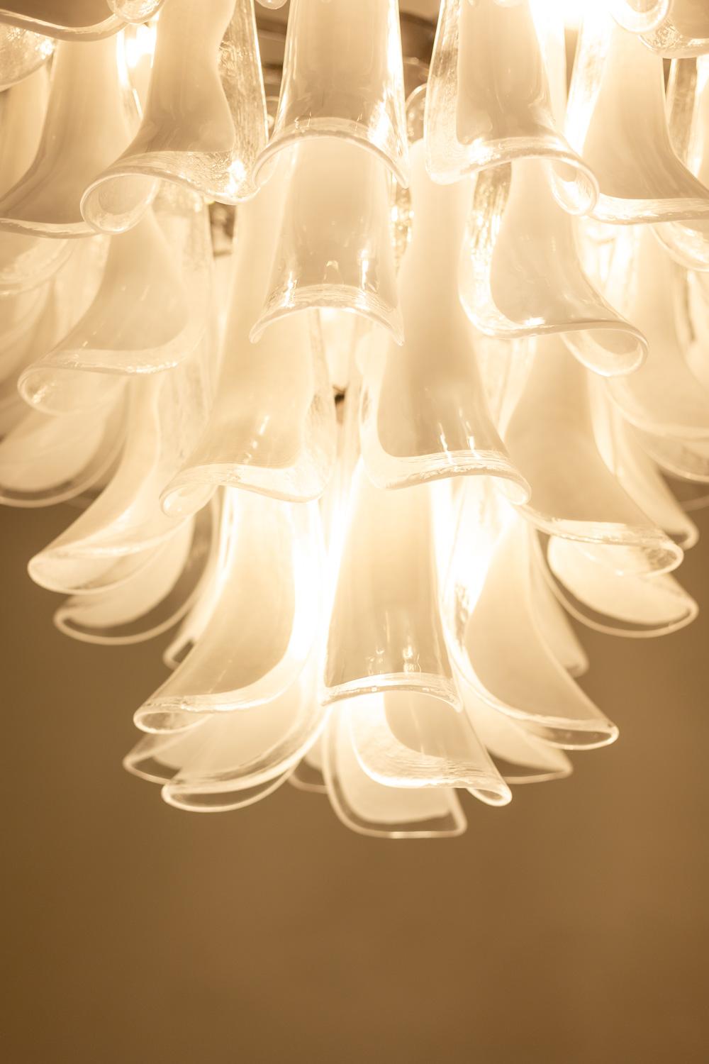 Murano glass chandelier in white and translucent glass. Contemporary Neuf - En vente à Saint-Ouen, FR