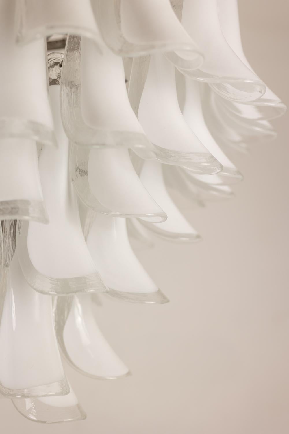 Murano glass chandelier in white and translucent glass. Contemporary en vente 1