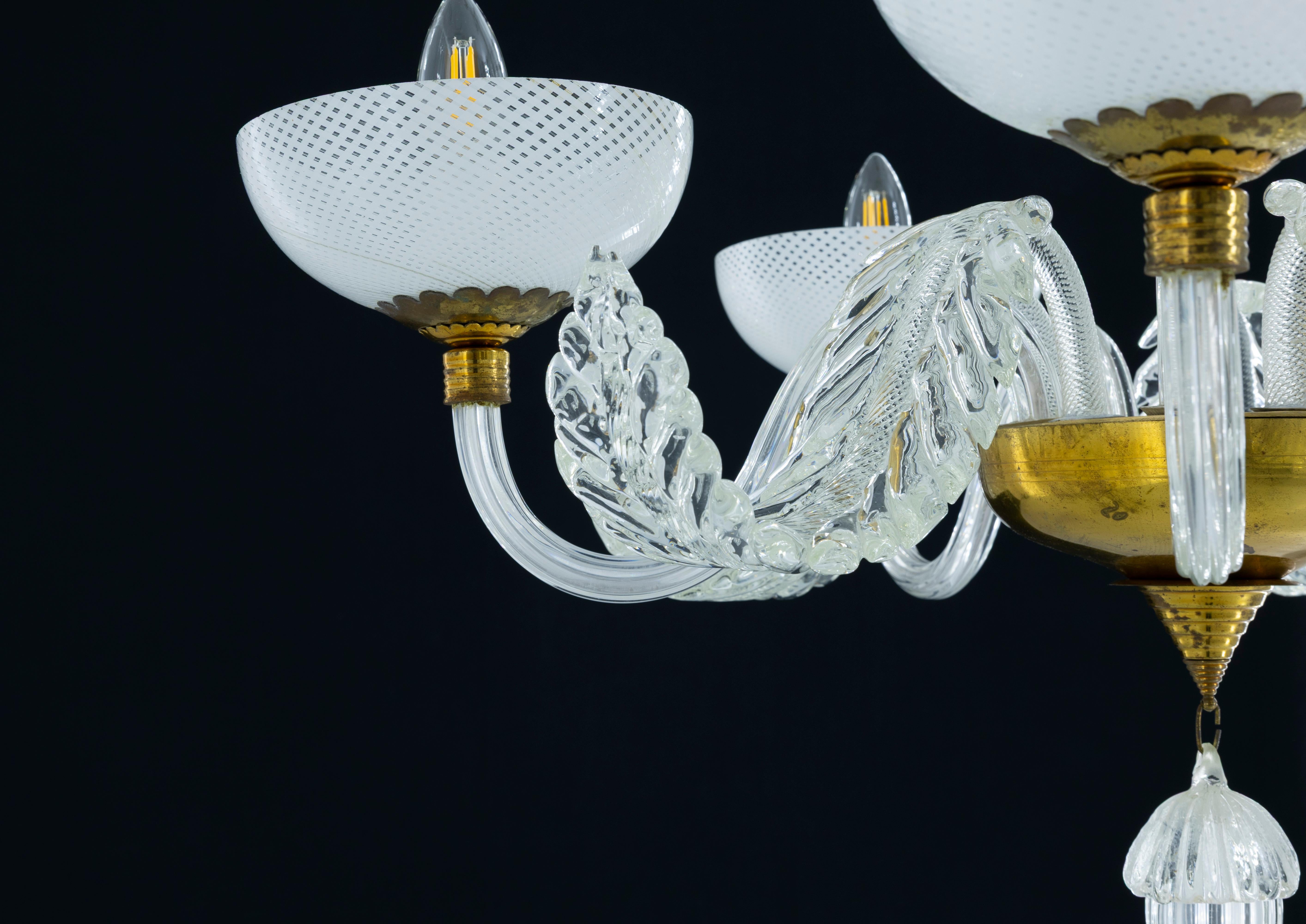 Murano Glass Chandelier with Delicate White Shades and Gilded Accents from 20th In Excellent Condition For Sale In Villaverla, IT