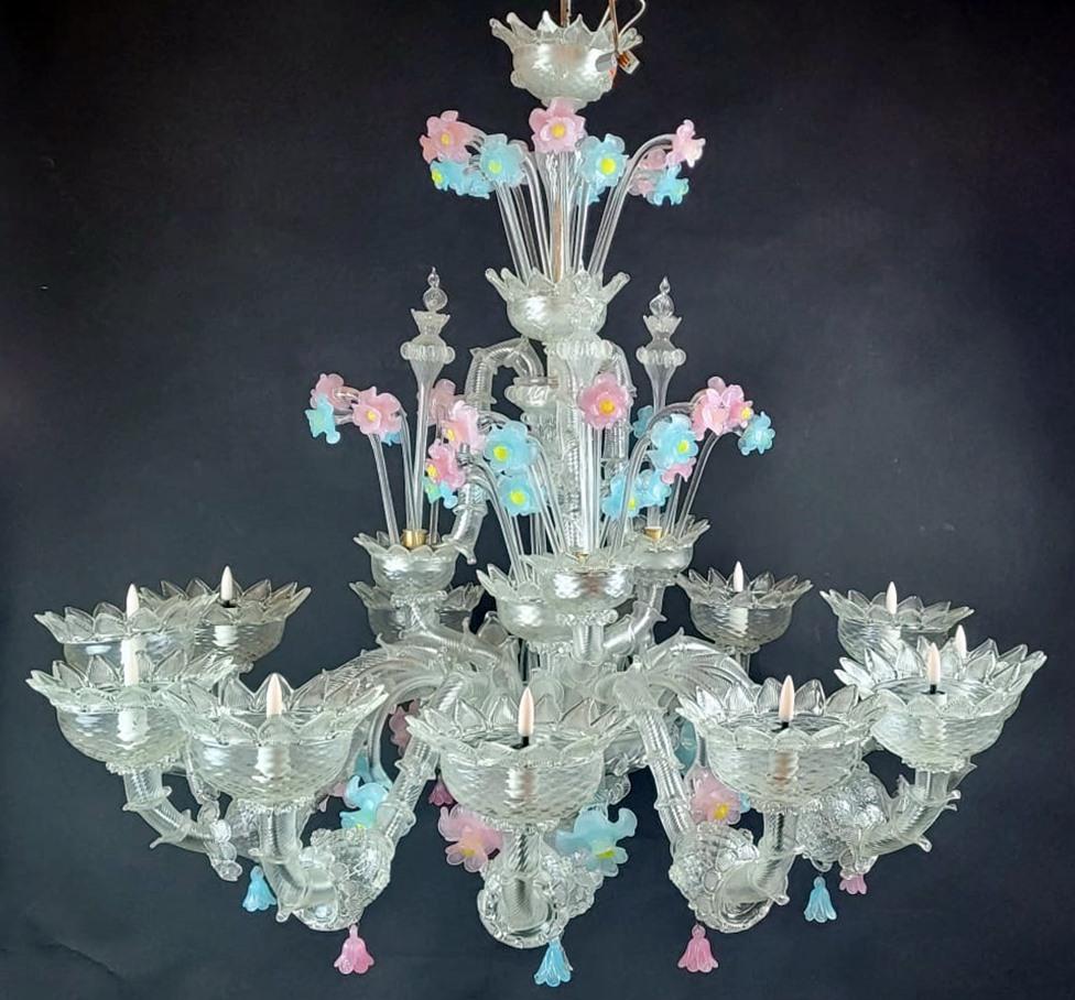 XX secolo Lampadario in vetro di Murano con fiori,  Italia, 20 in vendita
