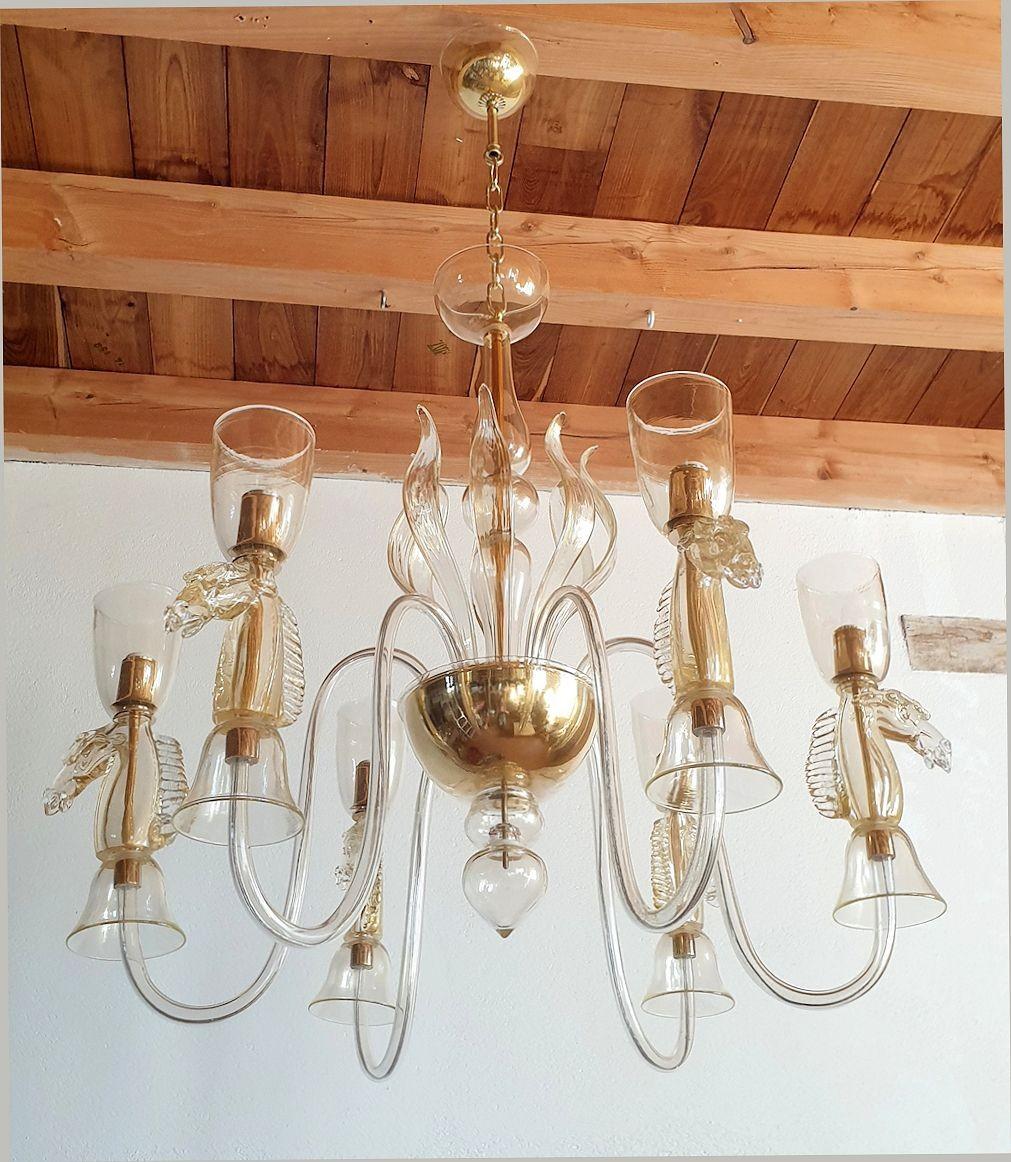 italien Lustre en verre de Murano avec décor de chevaux