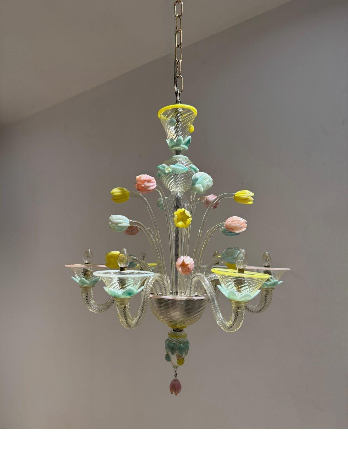 Mid-20th Century Murano Glass Chandelier with Tulips attributed to Seguso, Italy 1930s For Sale