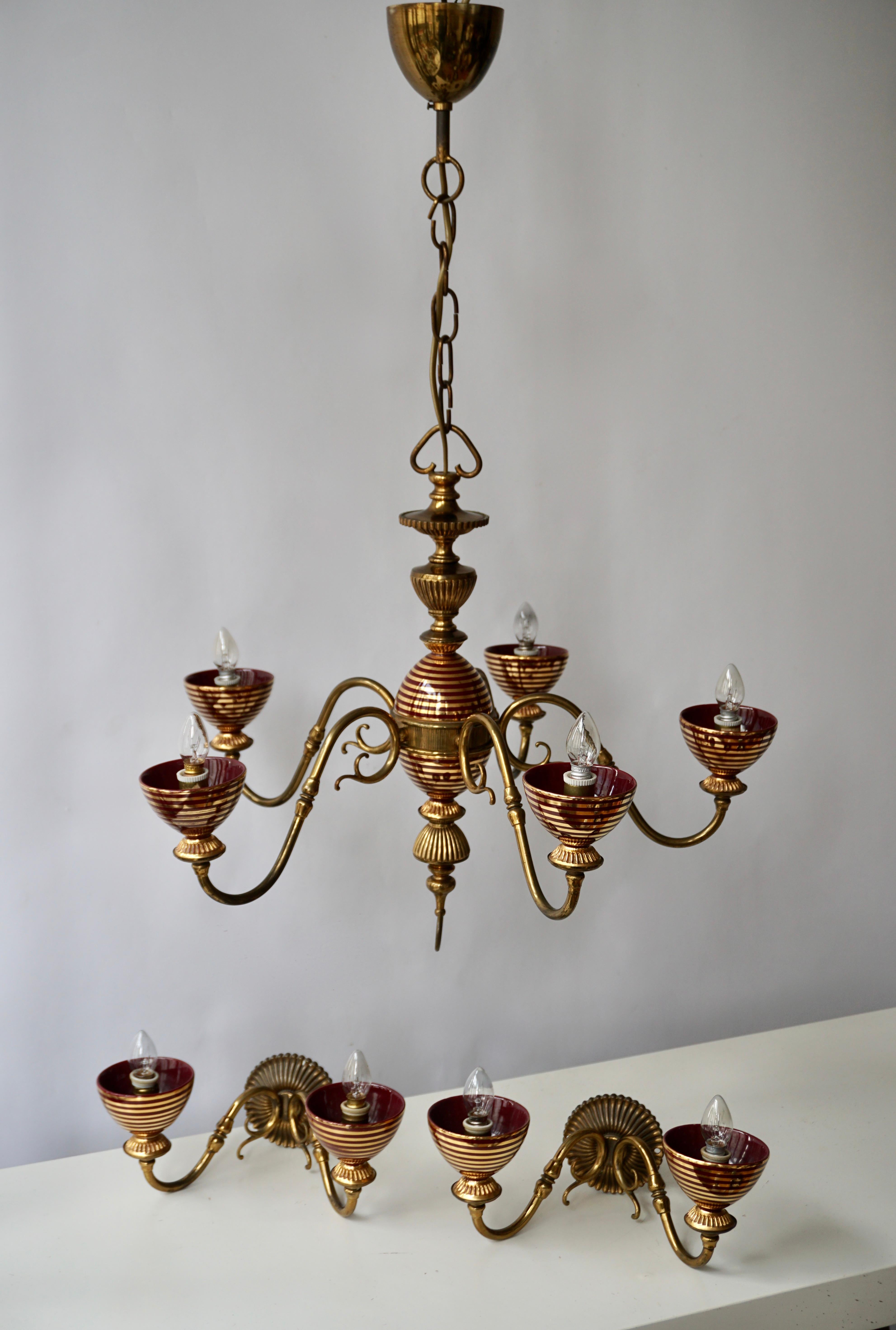 Lampadario in vetro di Murano con due sconsole in vendita 1