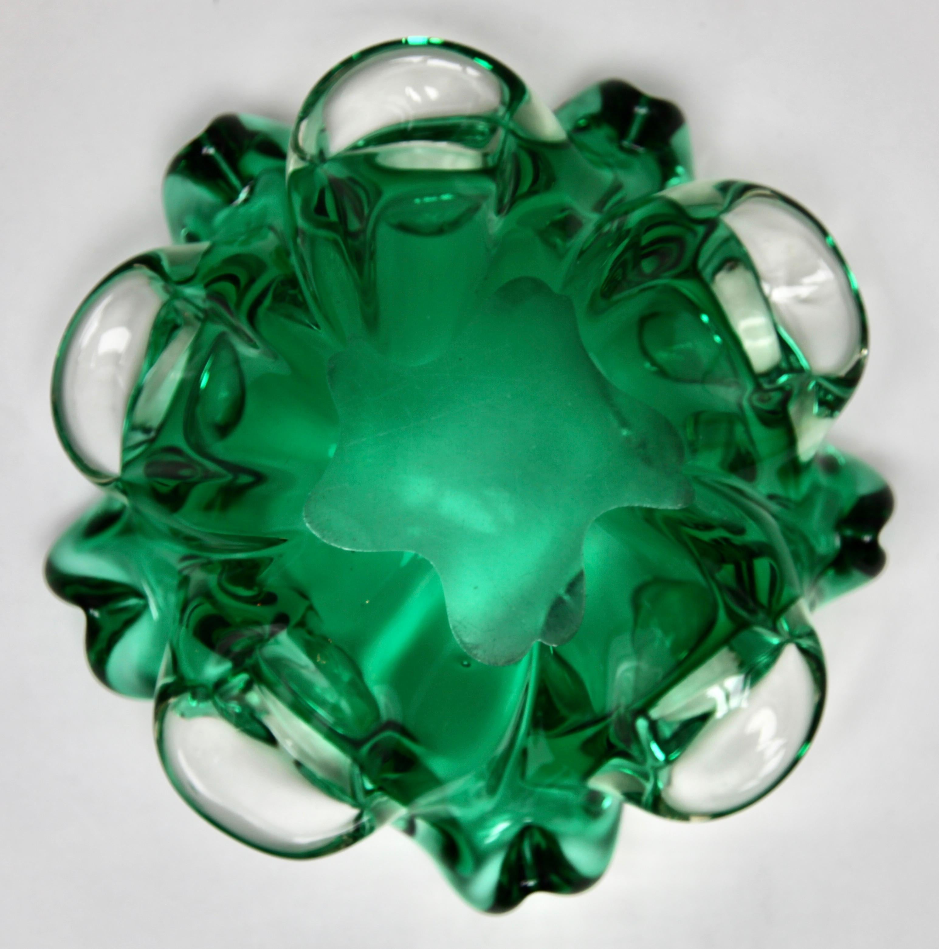 Mid-20th Century Murano Glass Chartreuse Ruffle Biomorphic Bowl of 1950s