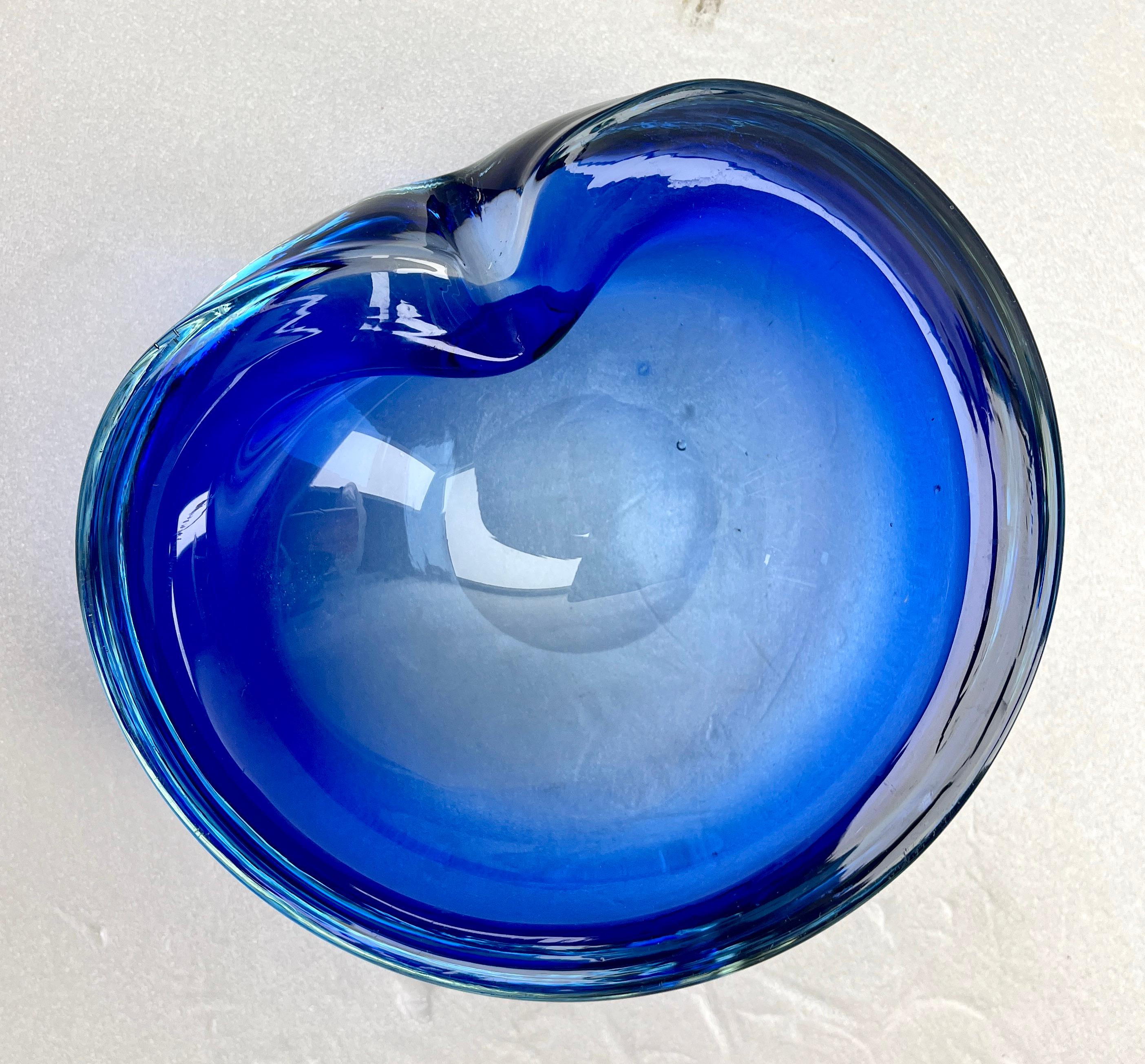 Mid-20th Century Murano Glass Cobalt Bowl Attributed to Flavio Poli for Somerso For Sale