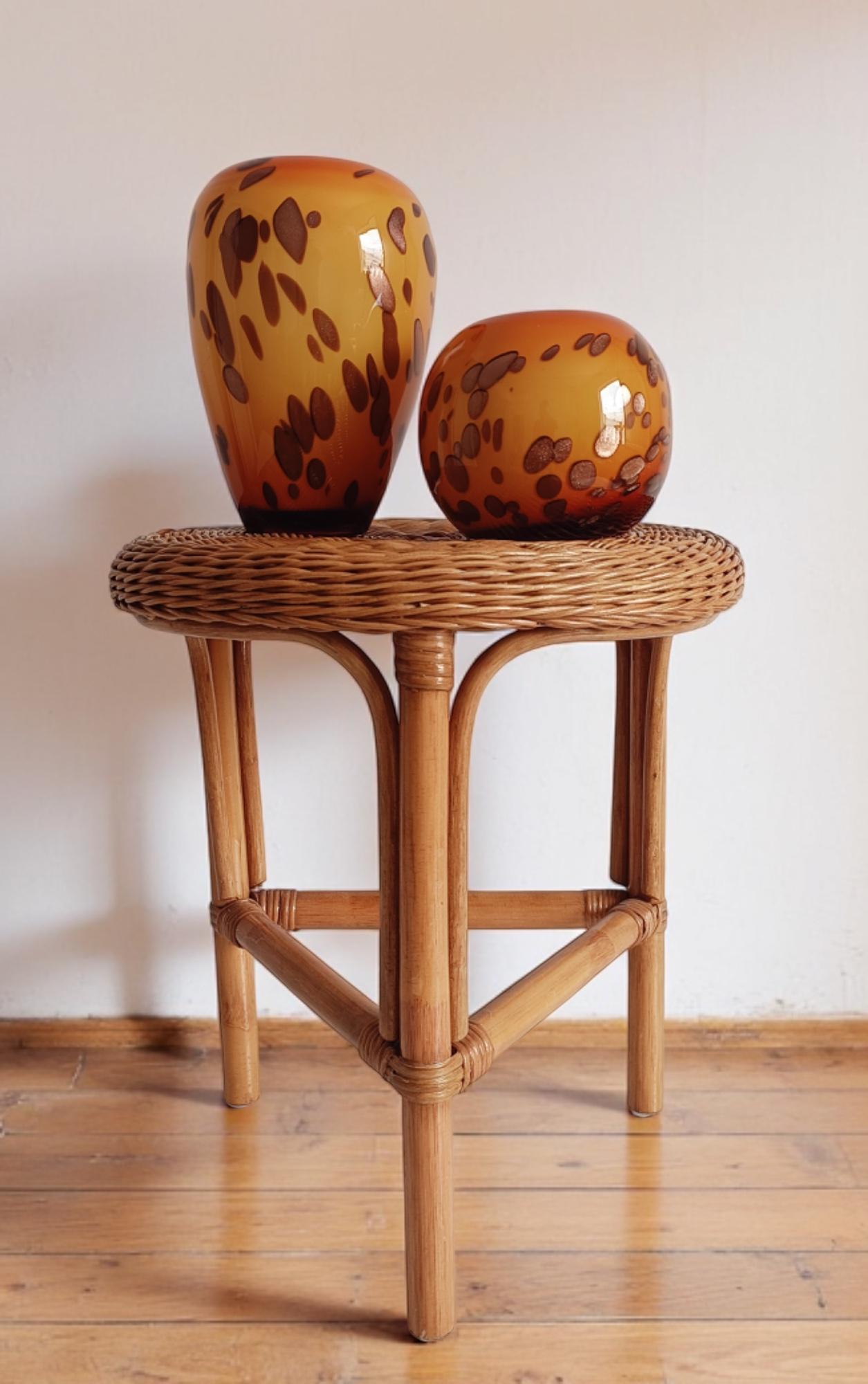 Paar Murano-Glasvasen aus der Mitte des Jahrhunderts, orangefarbener Bernstein mit Aventurin, um 1960

Ein auffälliges Paar moderner Vasen aus geblasenem Murano-Glas aus der Mitte des Jahrhunderts, hergestellt in Italien in den 1960er Jahren. Diese