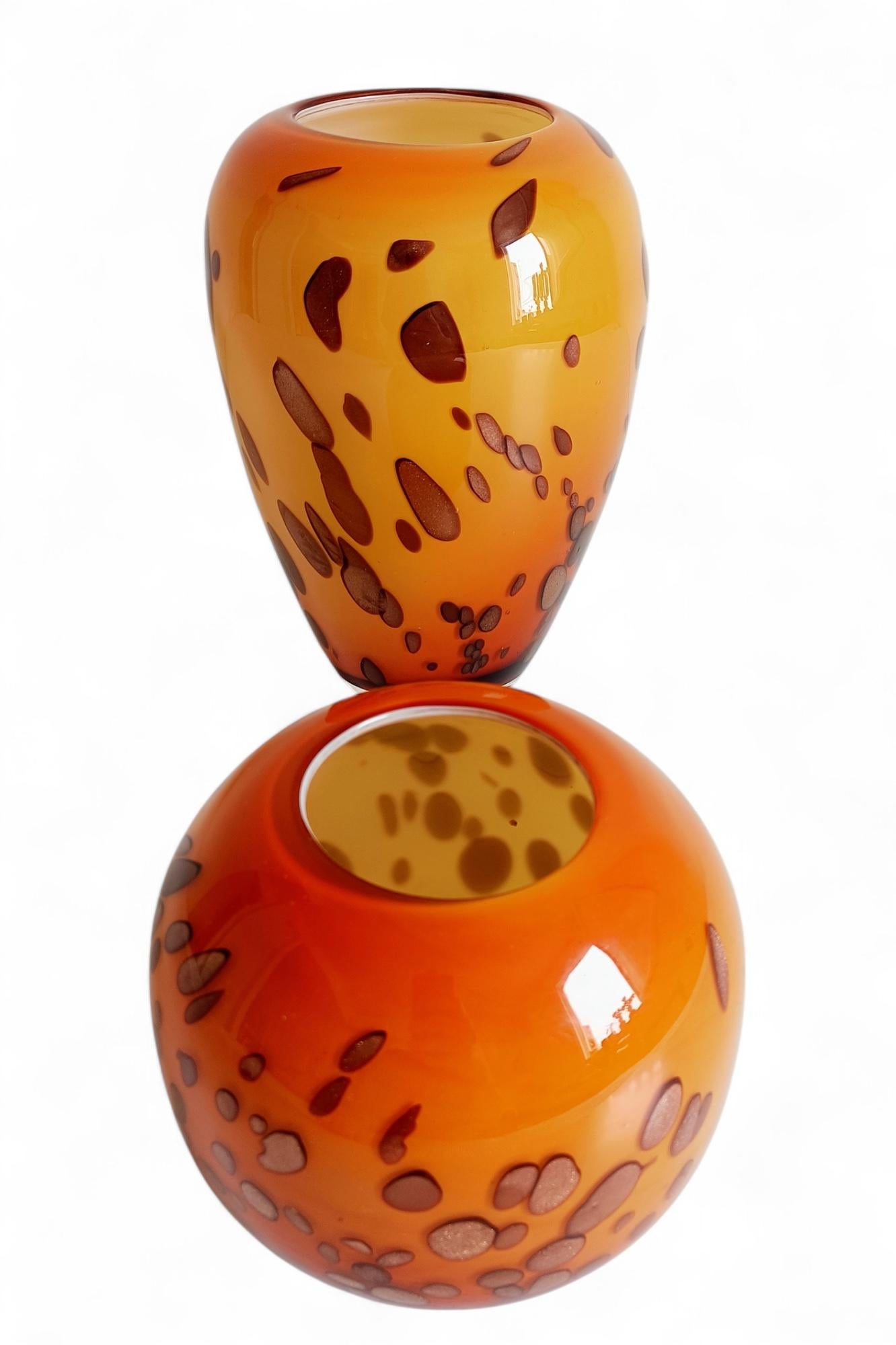 Murano Glas Cooper Goldflecken Paar mundgeblasene Vasen, Italien, 1960er Jahre im Angebot 1