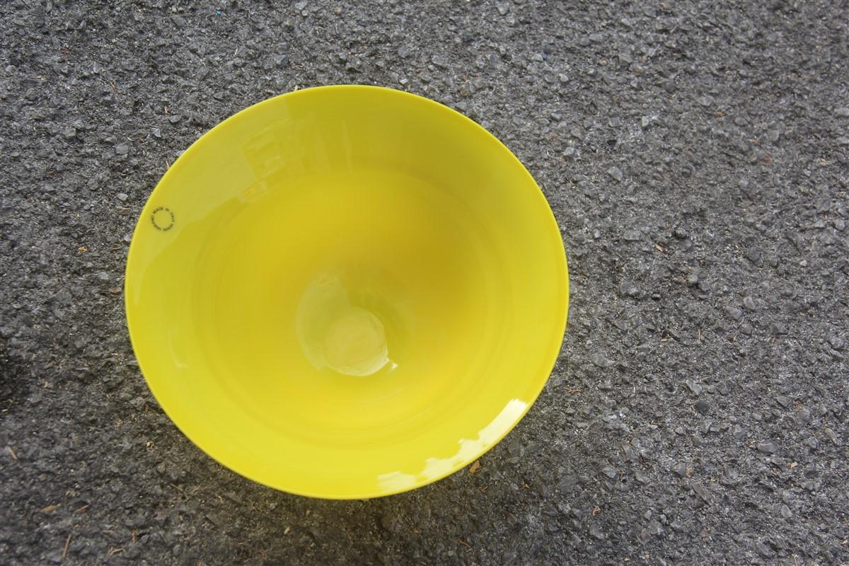 Mid-Century Modern Murano Glass Cup Vase Yellow Black 1989 Mendini Attributed Italian Design For Sale