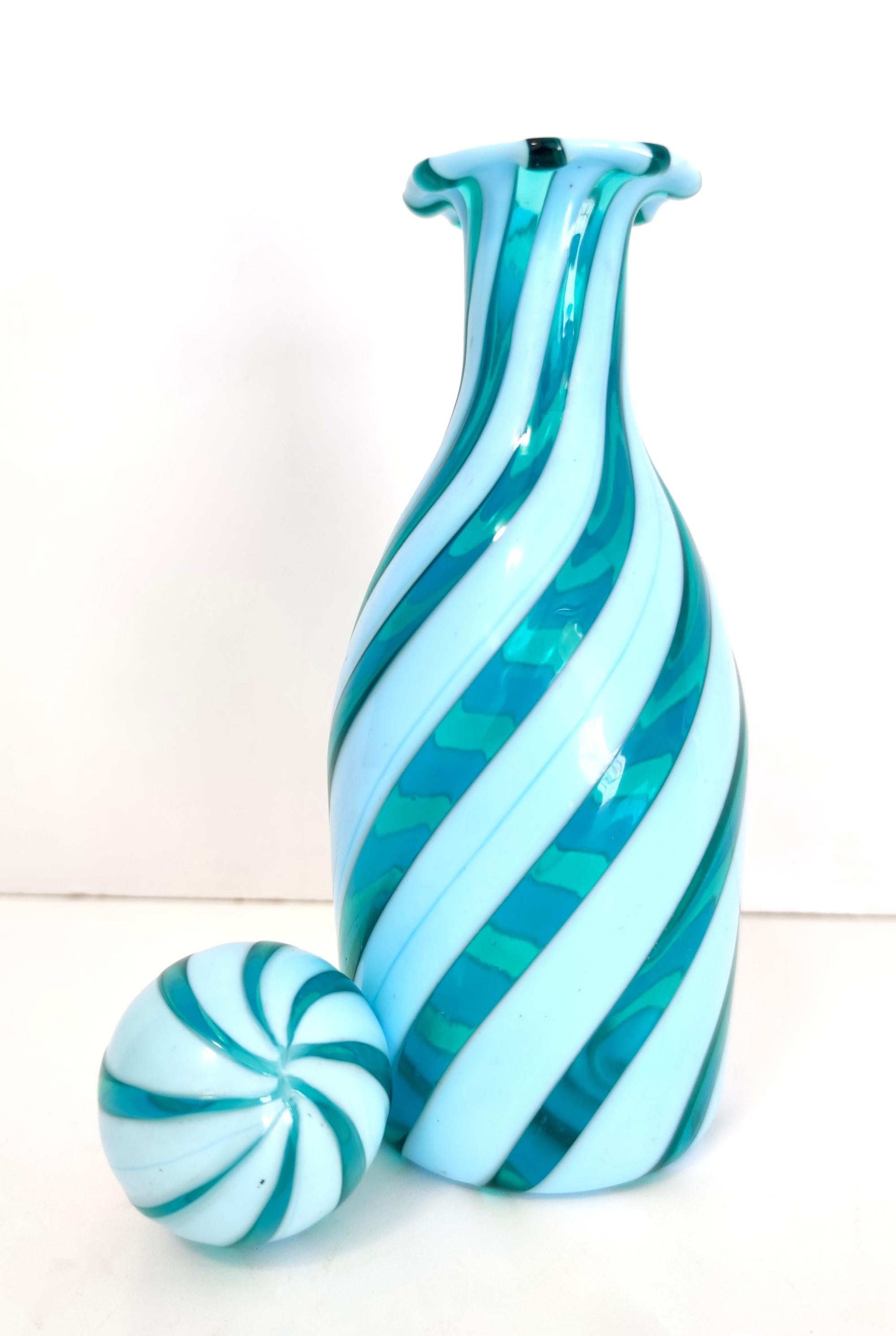 Murano Glass Decanter Ascribable to Toso with Teal and White Canes, Italy In Excellent Condition In Bresso, Lombardy
