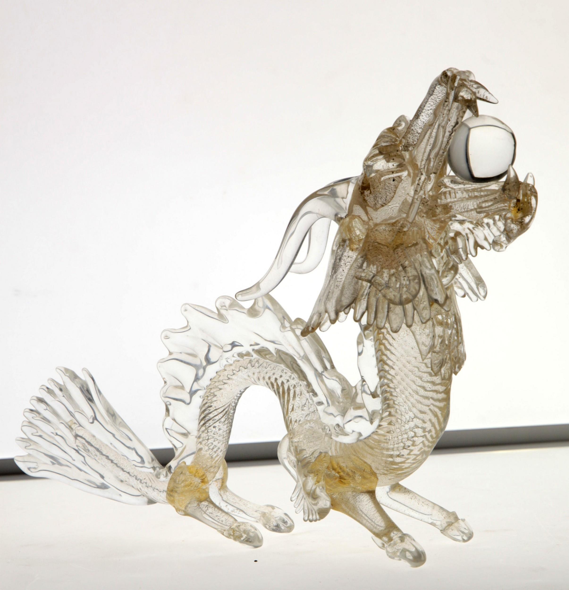 Murano Glass Detailed Dragon in Clear and Gold Leaf, 1990s In Good Condition In Tavarnelle val di Pesa, Florence