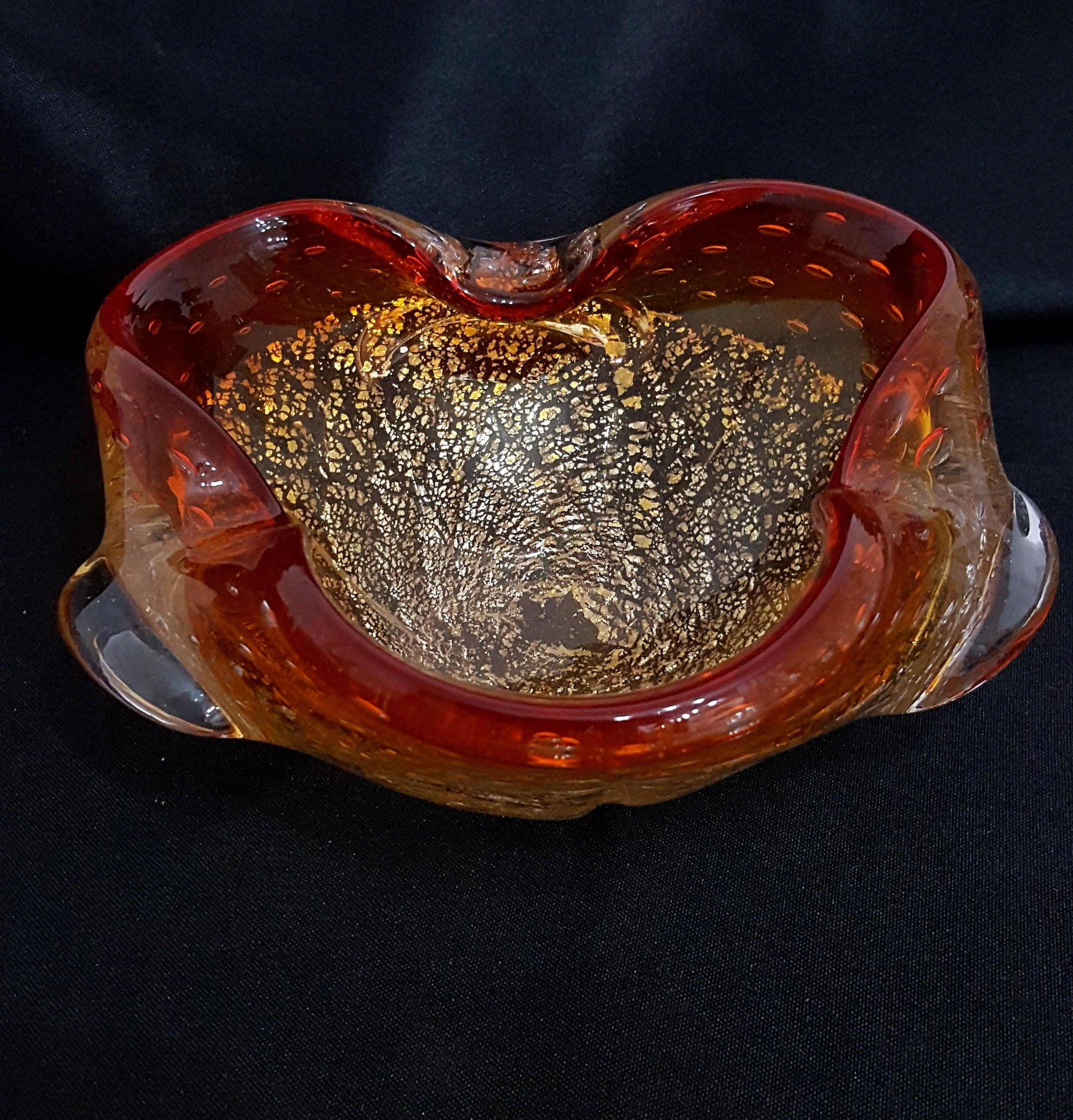 Murano Glass Dish / Bowl with Aventurine & Bullicante - vintage In Good Condition For Sale In Warrenton, OR