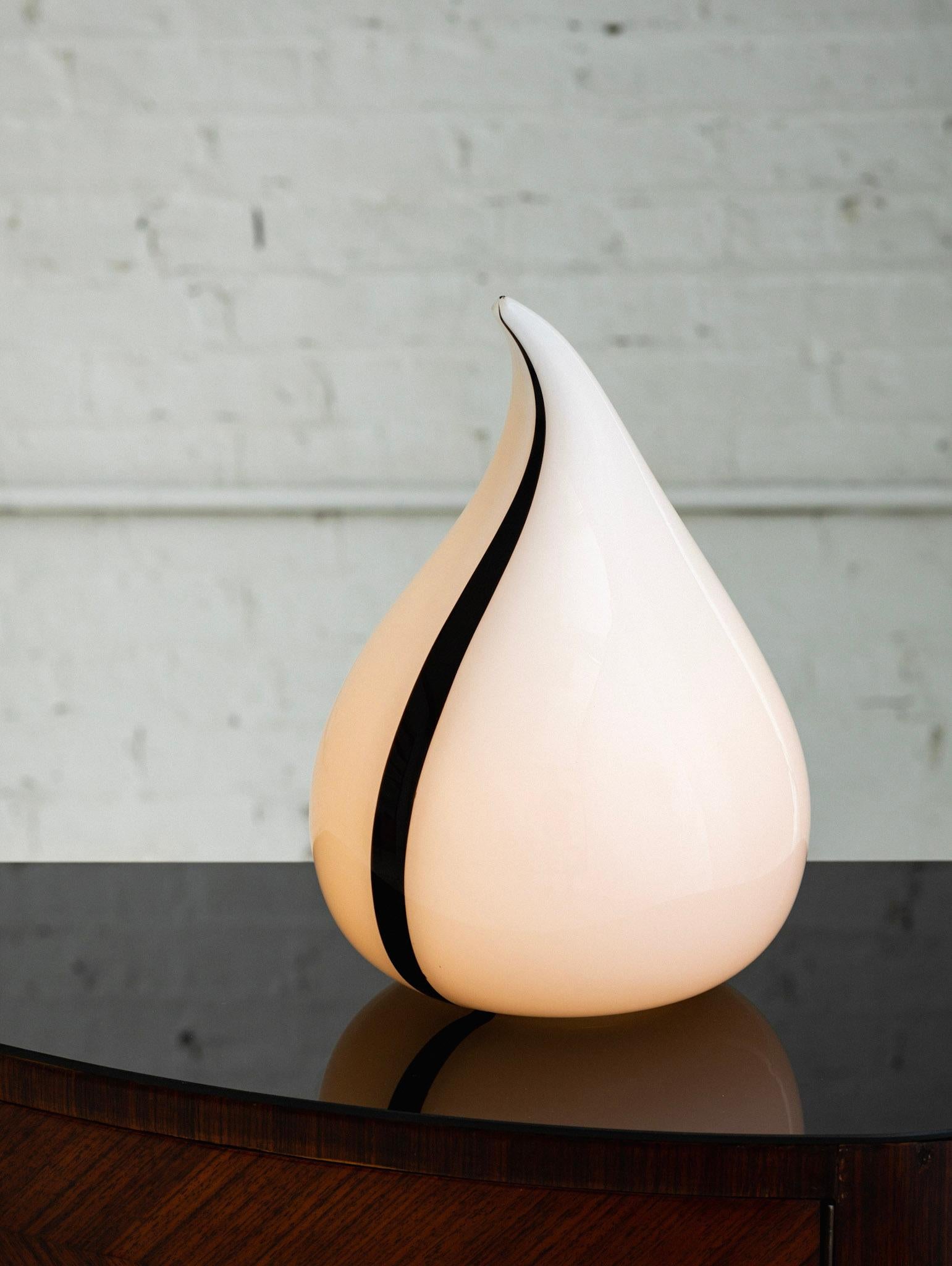 20ième siècle Lampe de table en verre de Murano à forme goutte d'eau en vente
