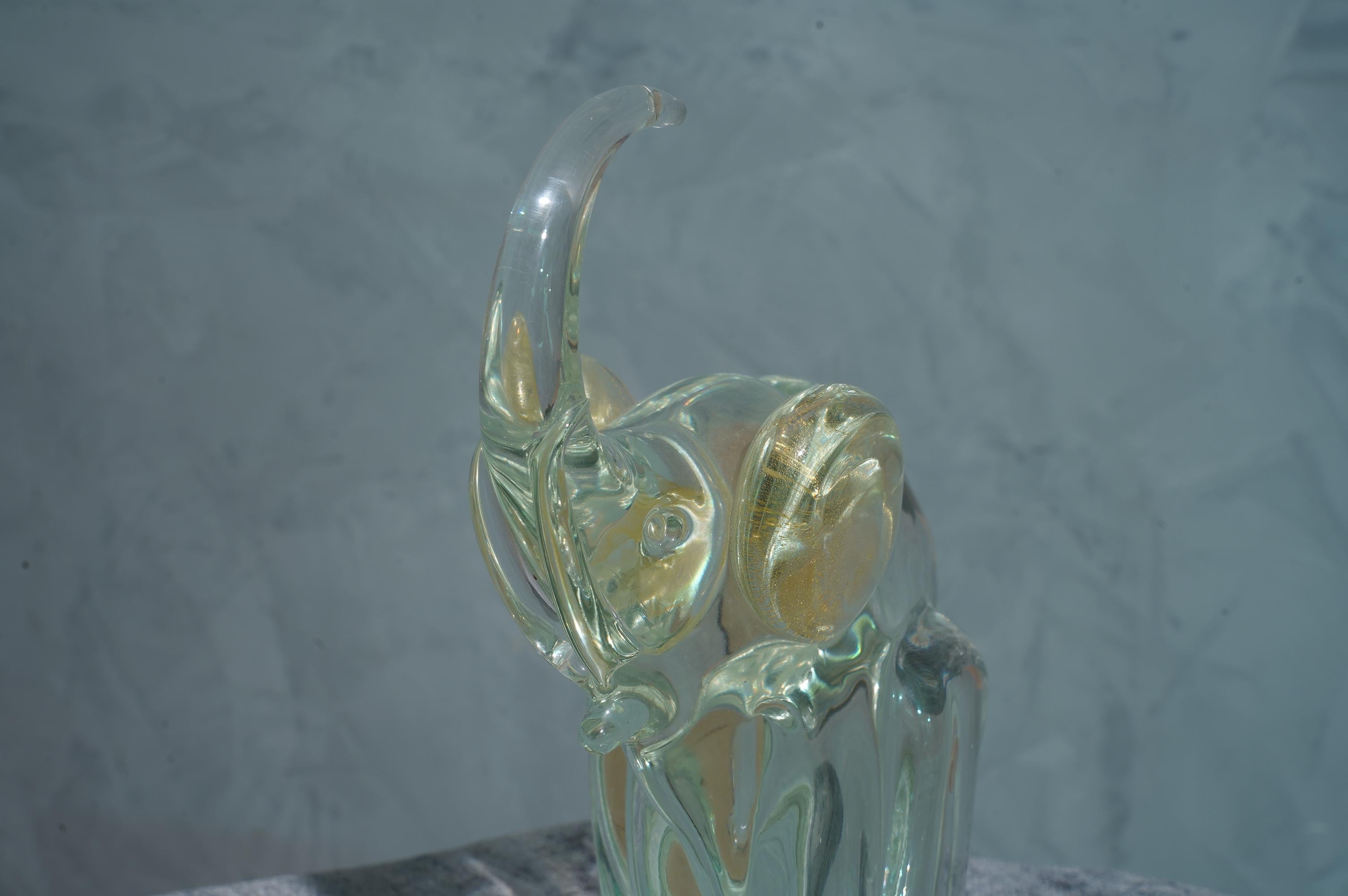 Sculpture d'éléphant en verre de Murano, 1980 en vente 1
