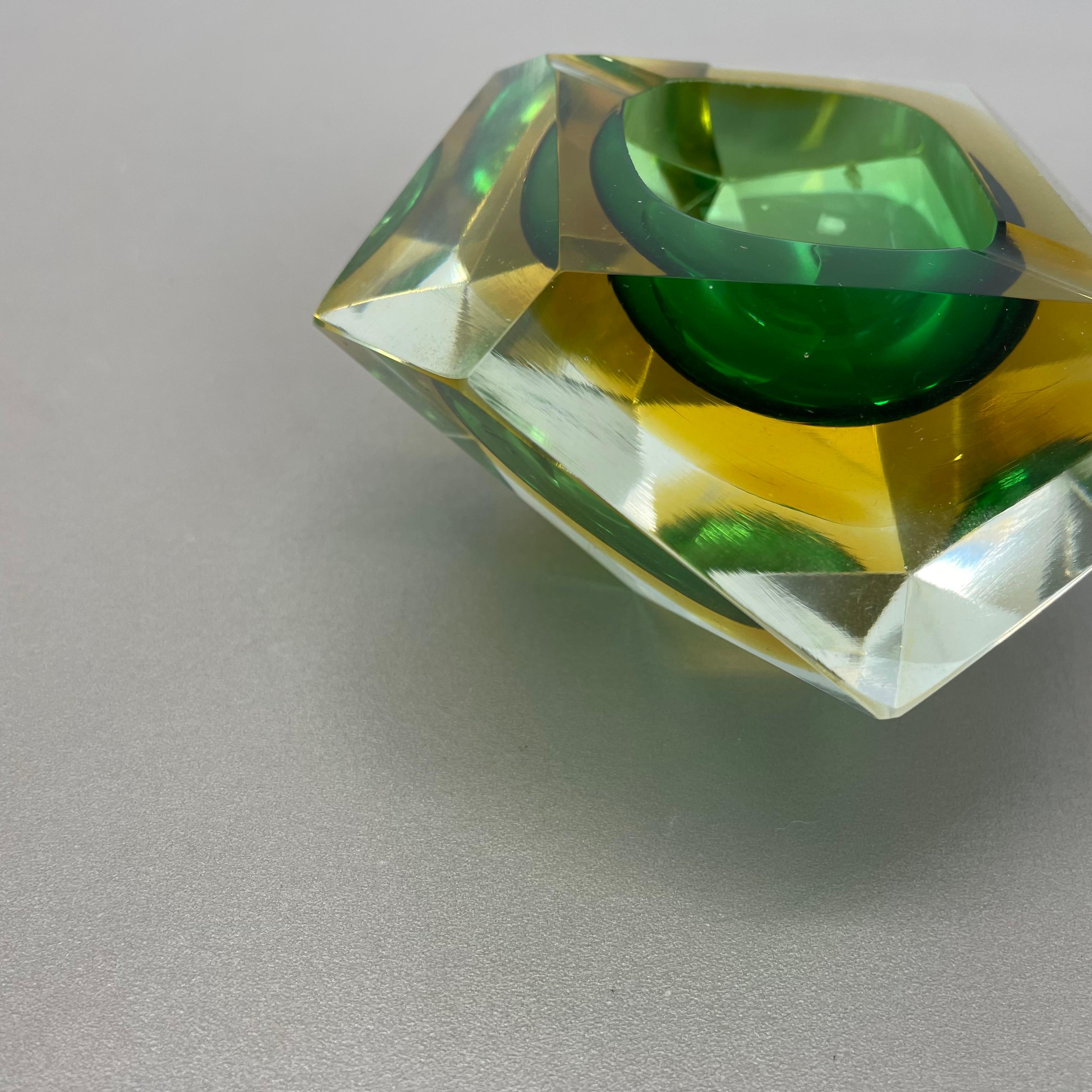 Cendrier Sommerso en verre de Murano à facettes diamantées, Murano, Italie, 1970 en vente 3