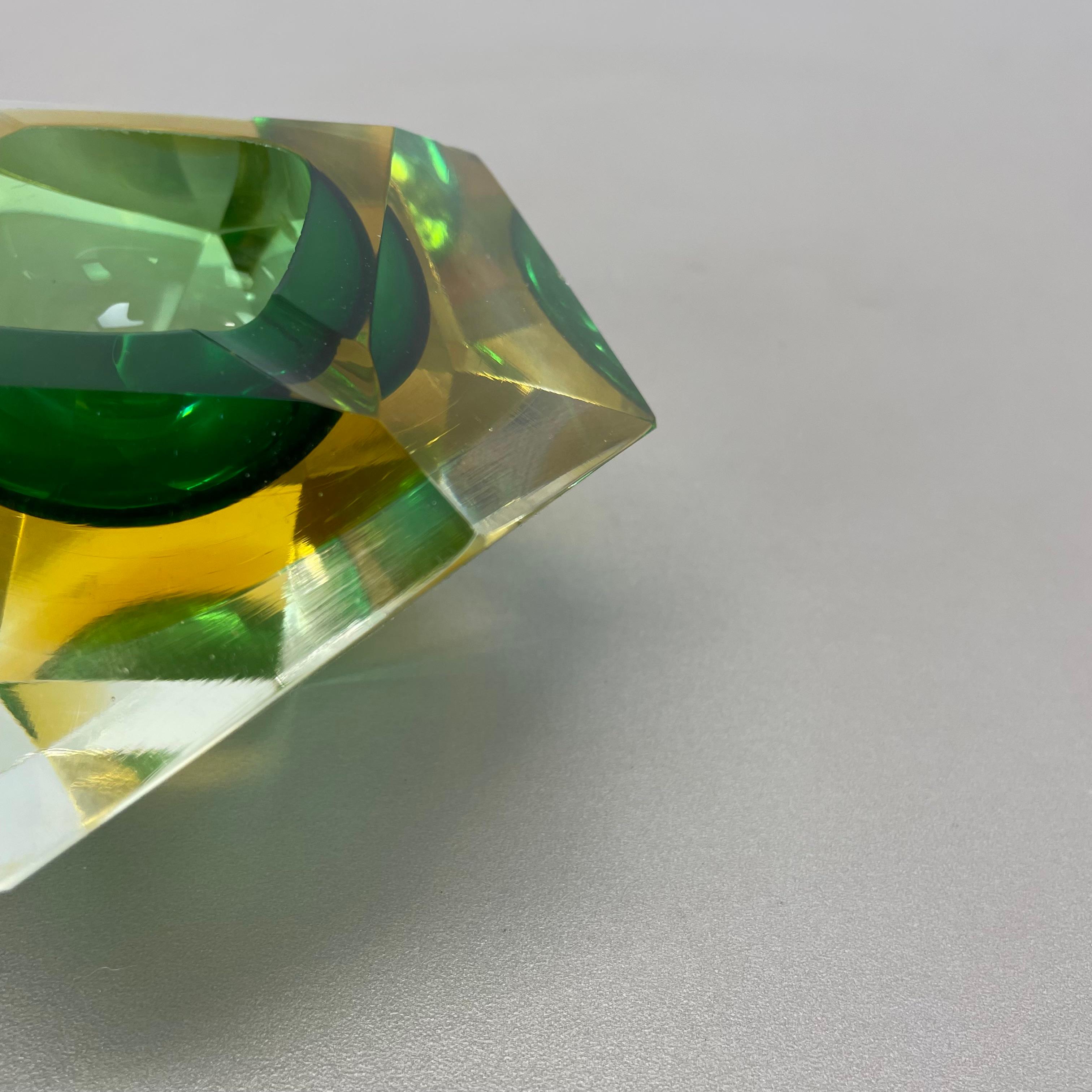Cendrier Sommerso en verre de Murano à facettes diamantées, Murano, Italie, 1970 en vente 4