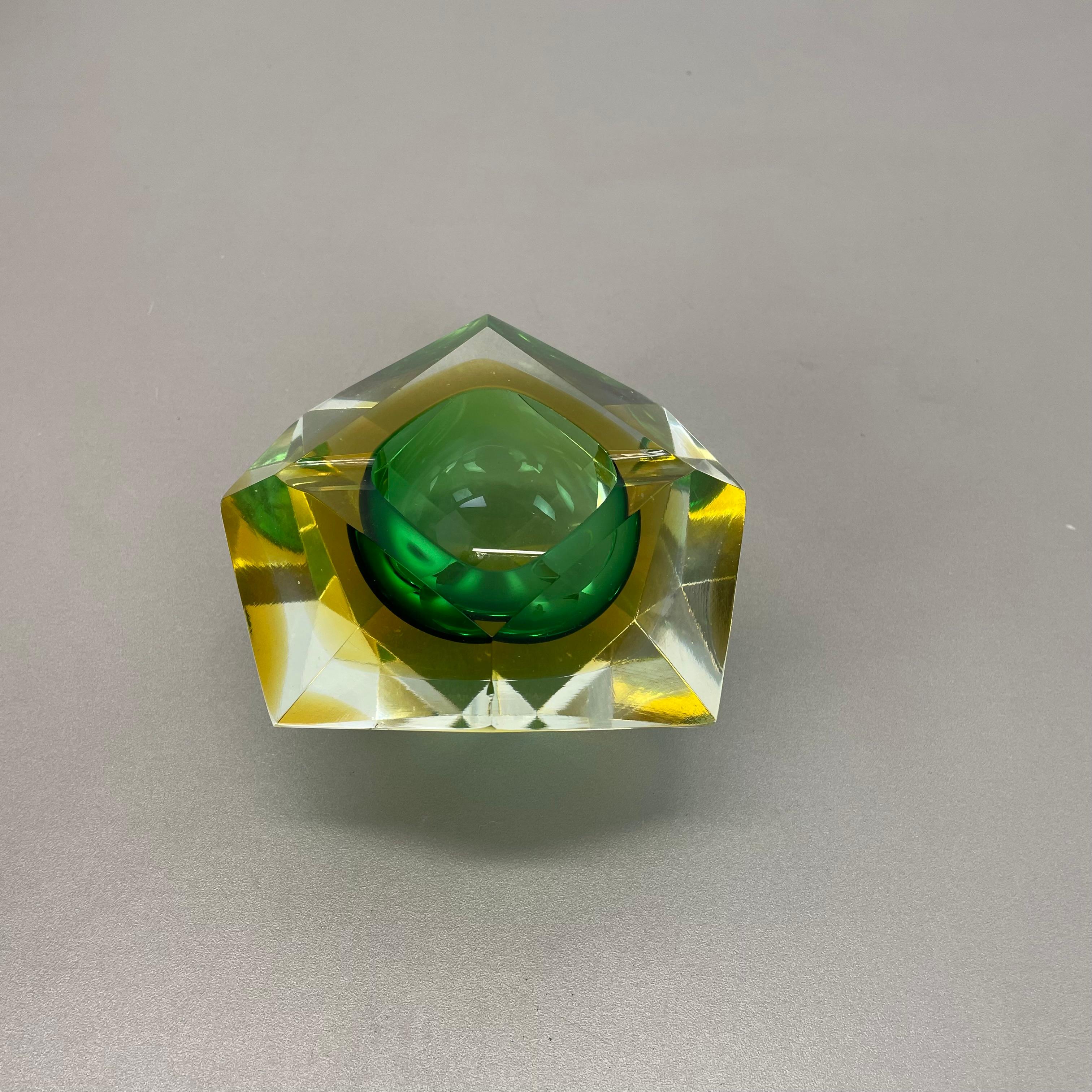 Cendrier Sommerso en verre de Murano à facettes diamantées, Murano, Italie, 1970 en vente 8