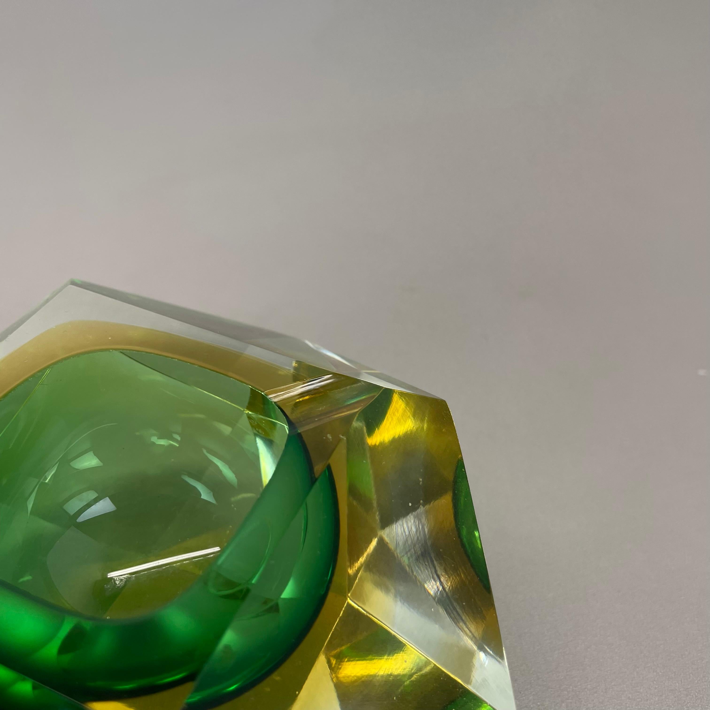 Cendrier Sommerso en verre de Murano à facettes diamantées, Murano, Italie, 1970 en vente 9