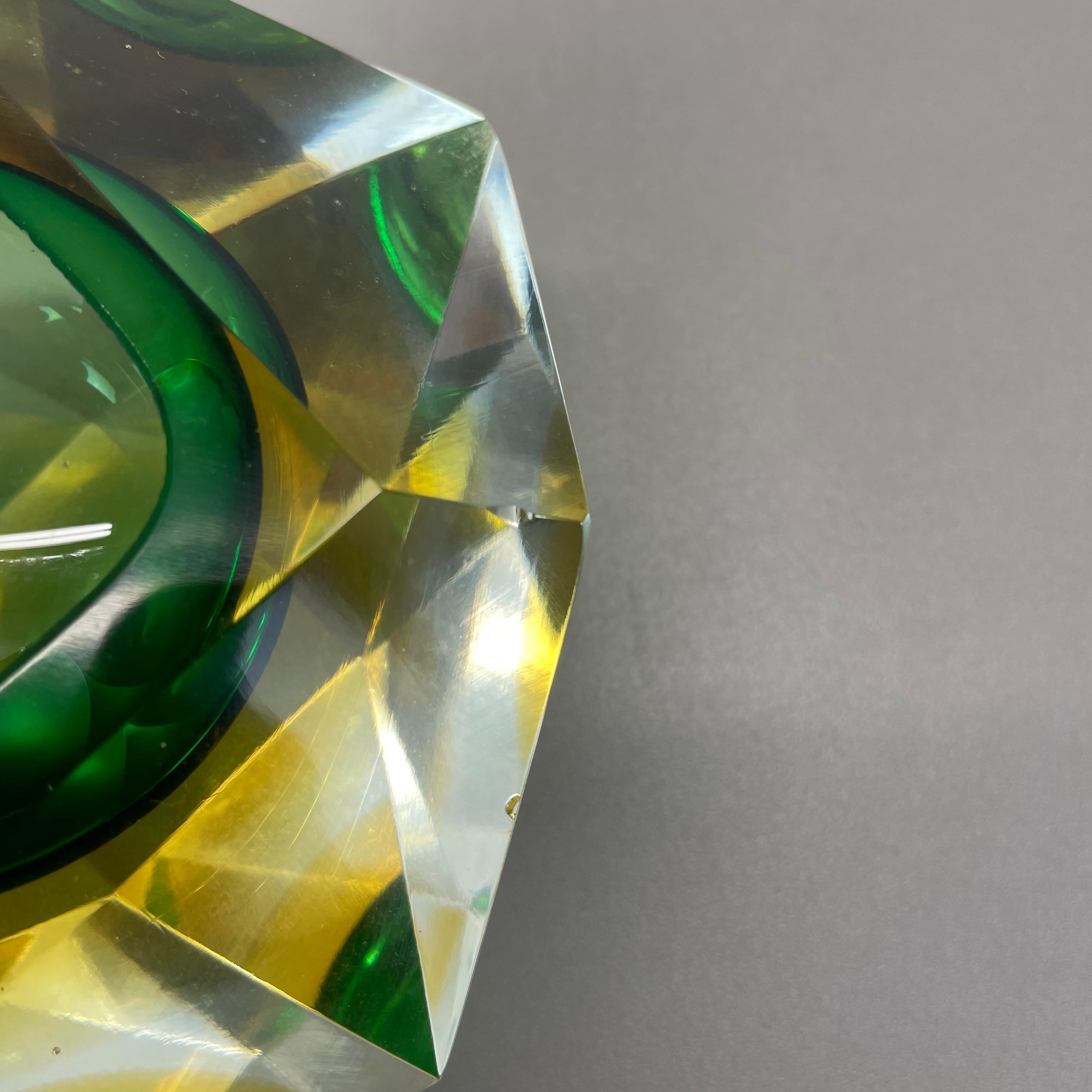Cendrier Sommerso en verre de Murano à facettes diamantées, Murano, Italie, 1970 en vente 13