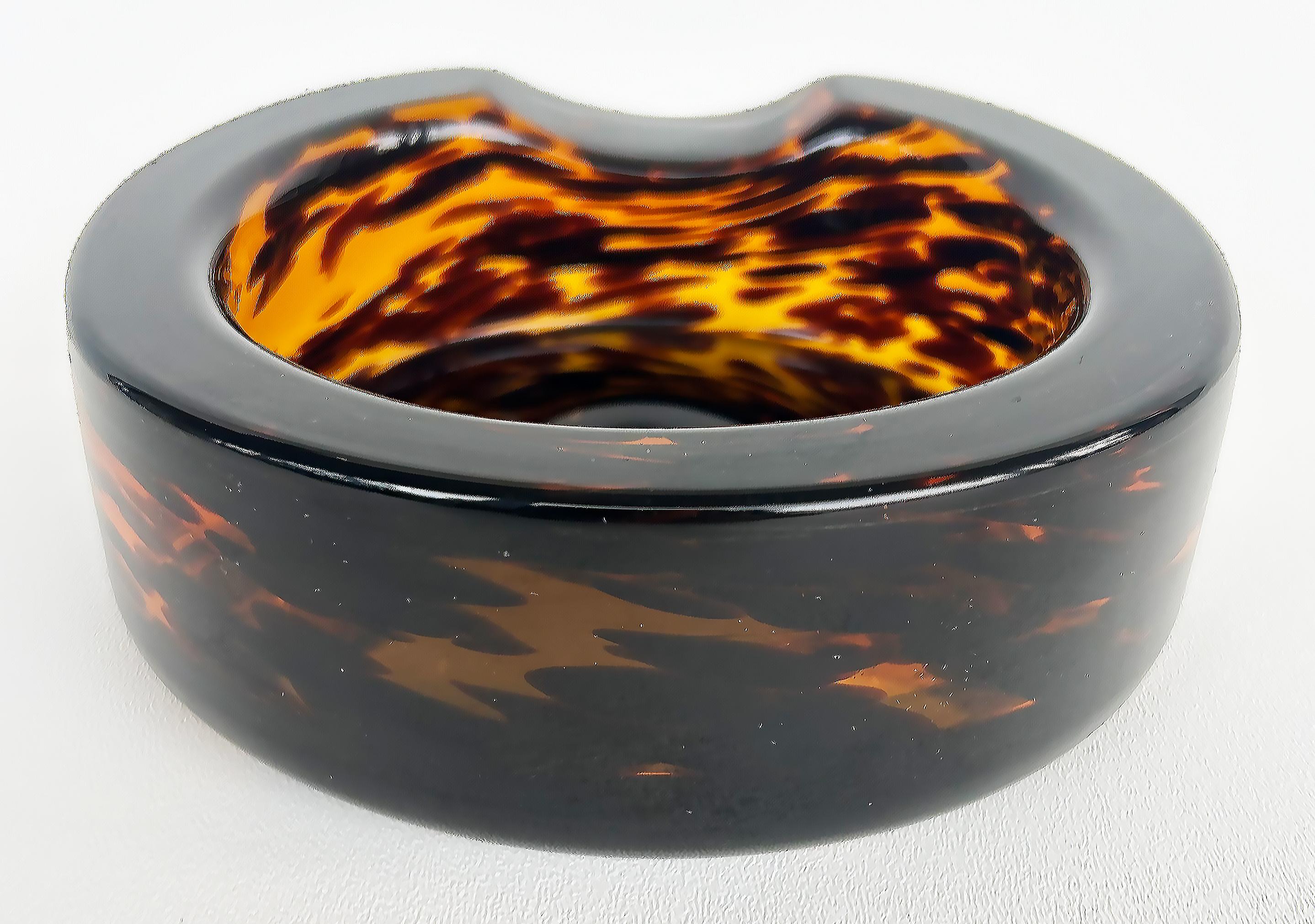 Murano Glass Faux Tortoise Shell Round Ashtray, Mid-Century to-late 20th Century In Good Condition In Miami, FL