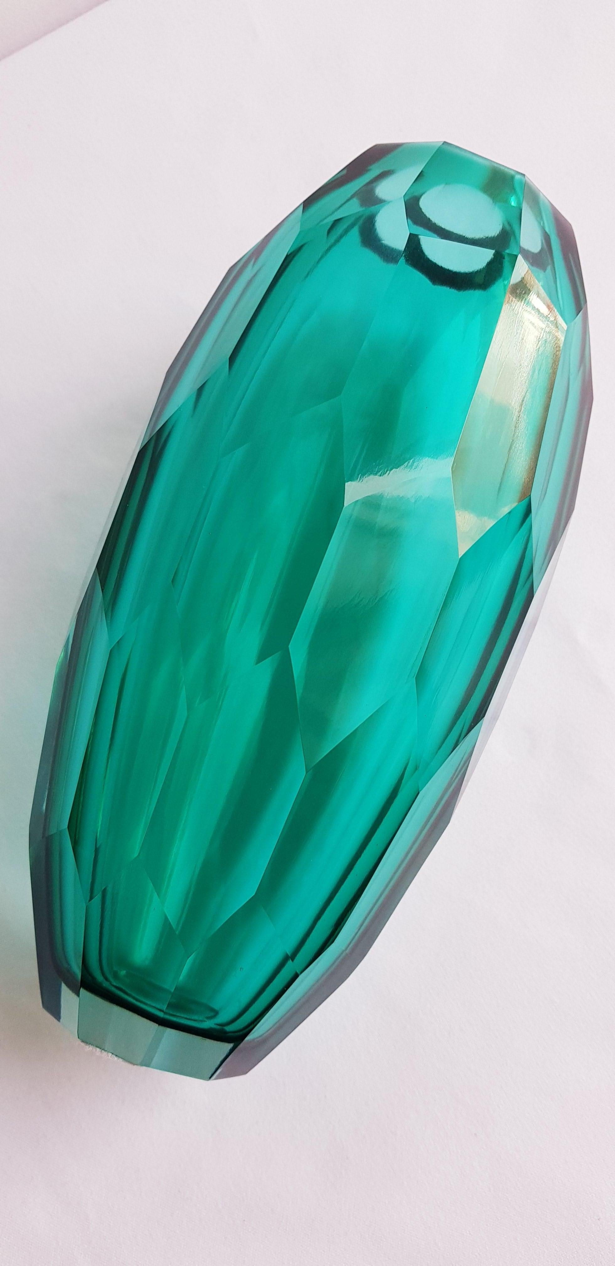 Murano Glass Ferro Battuto, Emerald Green Diamond Faceted Vase For Sale 4