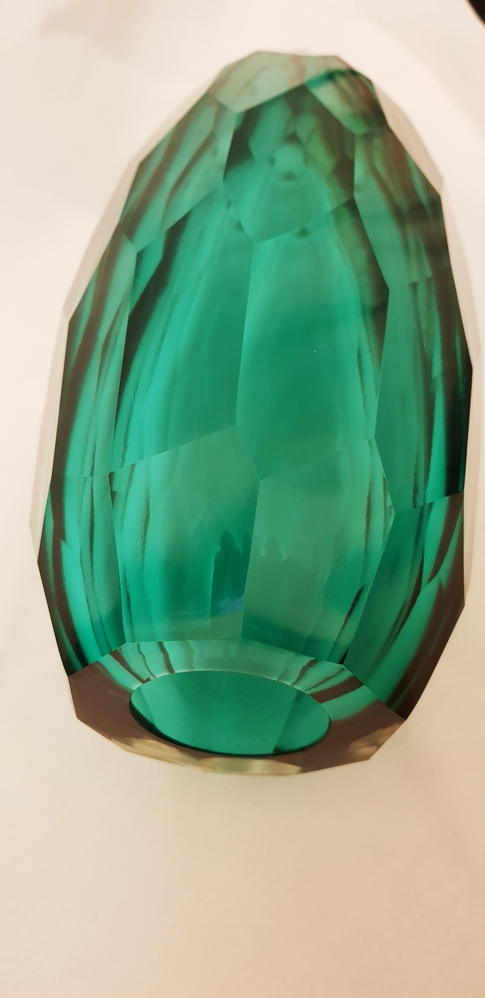 Murano Glass Ferro Battuto, Emerald Green Diamond Faceted Vase For Sale 1