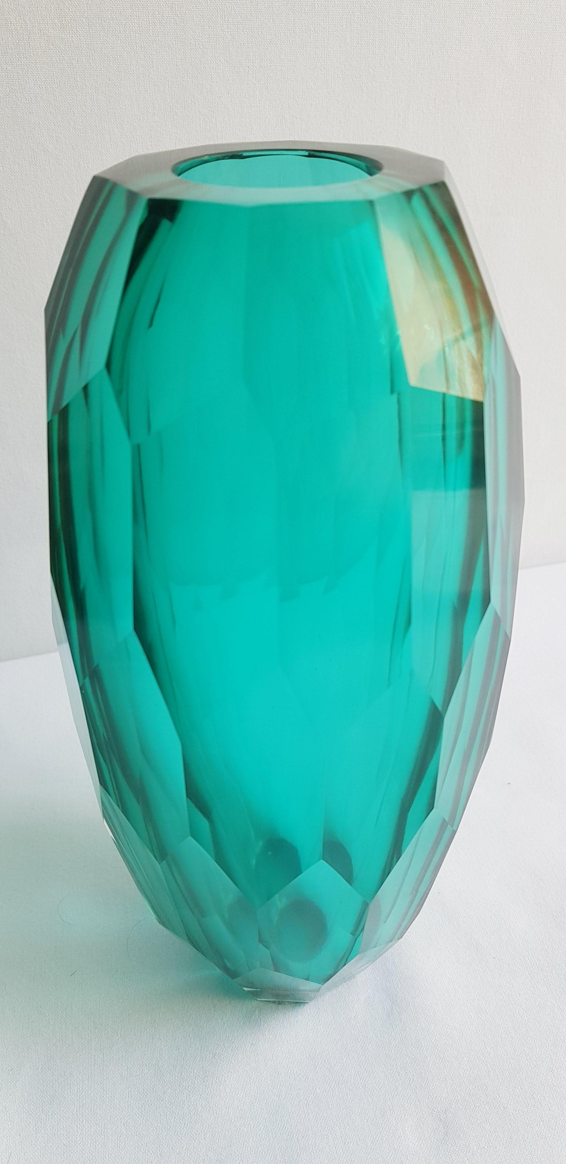 Murano Glass Ferro Battuto, Emerald Green Diamond Faceted Vase For Sale 2