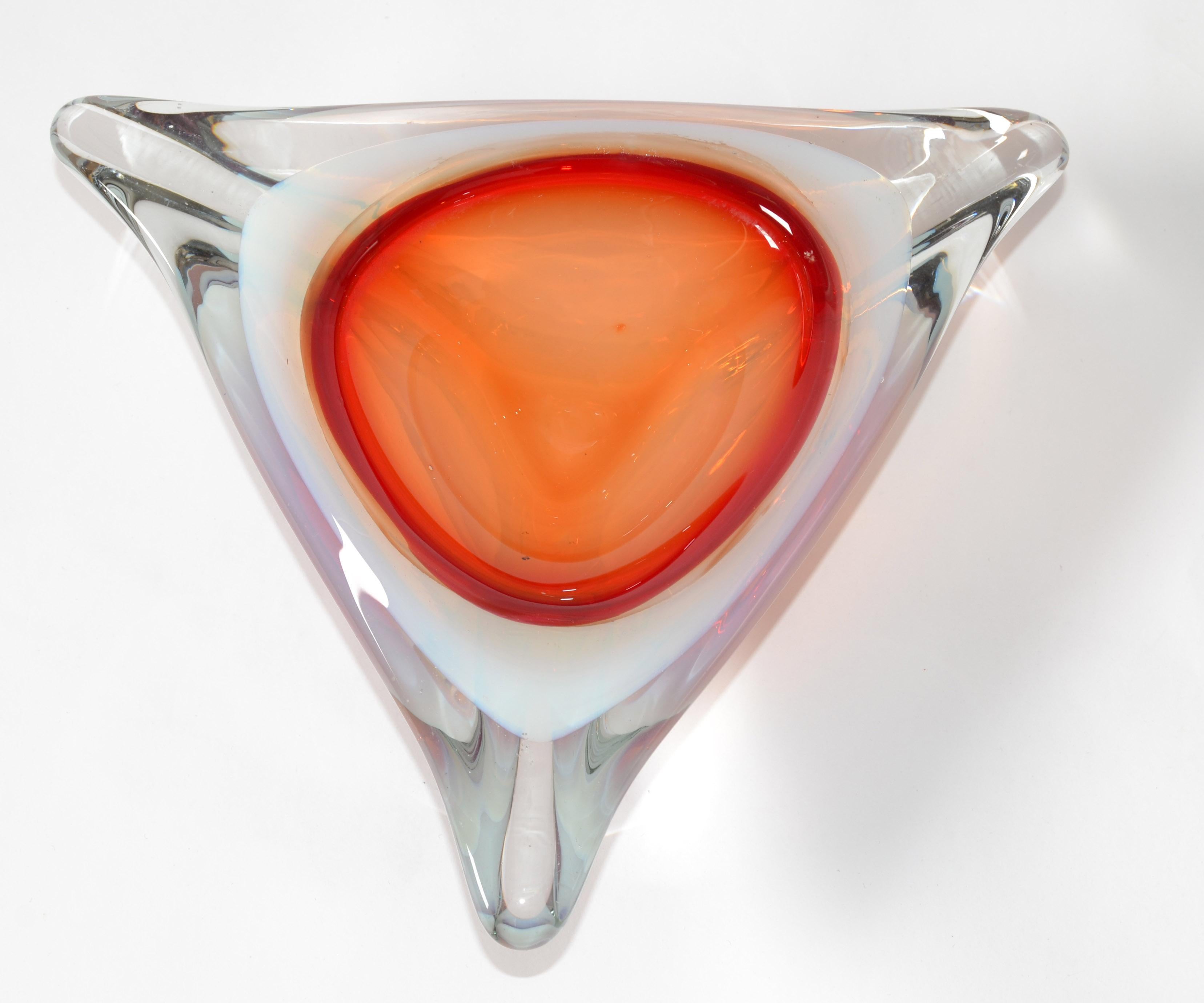 Murano Glass Ferro & Lazzarini Triple Cased White Orange Clear Catchall Bowl 60s In Good Condition For Sale In Miami, FL