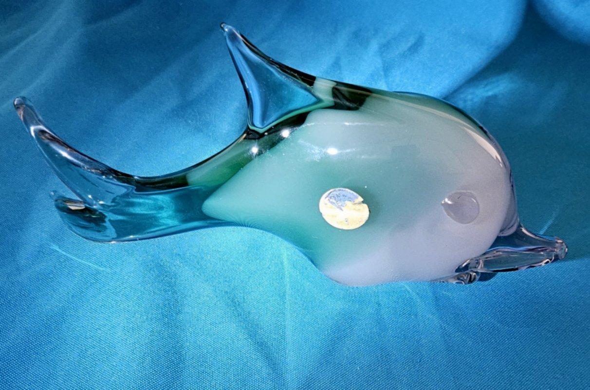 Mid-Century moderno Scultura di pesce in vetro di Murano di Aureliano Toso (sospetto), resta un'etichetta parziale in vendita