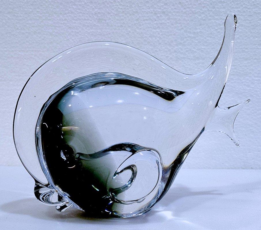 Mid-Century Modern Murano Glass Fish Sculpture by V. Nason 
UPDATE: Due to agreement with 1stDibs, we'll be staying through the end of the year.
We appreciate the unique design that Nason gave this piece, finding a way to honor the minimalist
