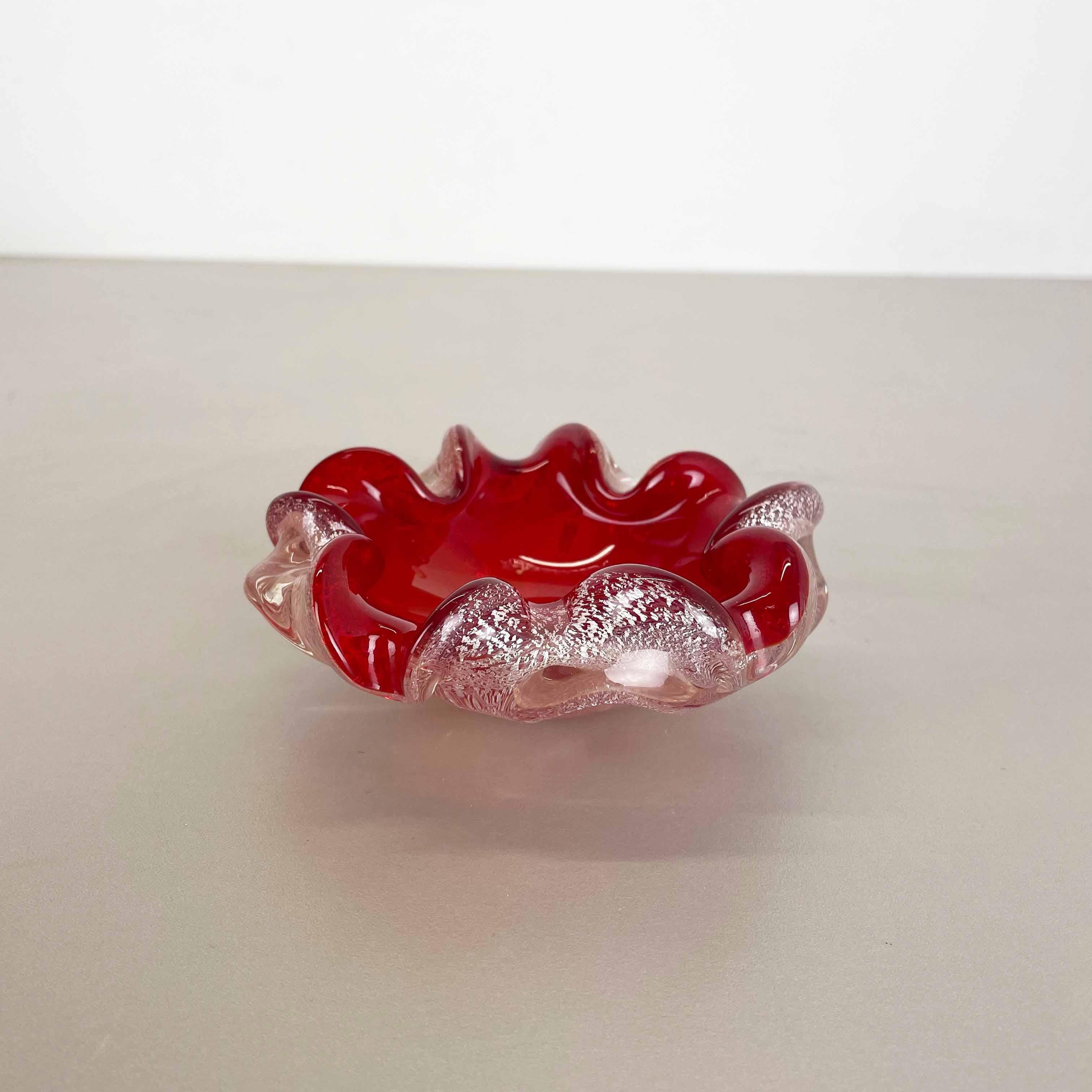 Article:

Murano glass bowl, ashtray element


Producer:

Barovier and Toso


Origin:

Murano, Italy


Decade:

1970s



This original vintage glass bowl element, ash tray was produced in the 1970s in Murano, Italy by Barovier