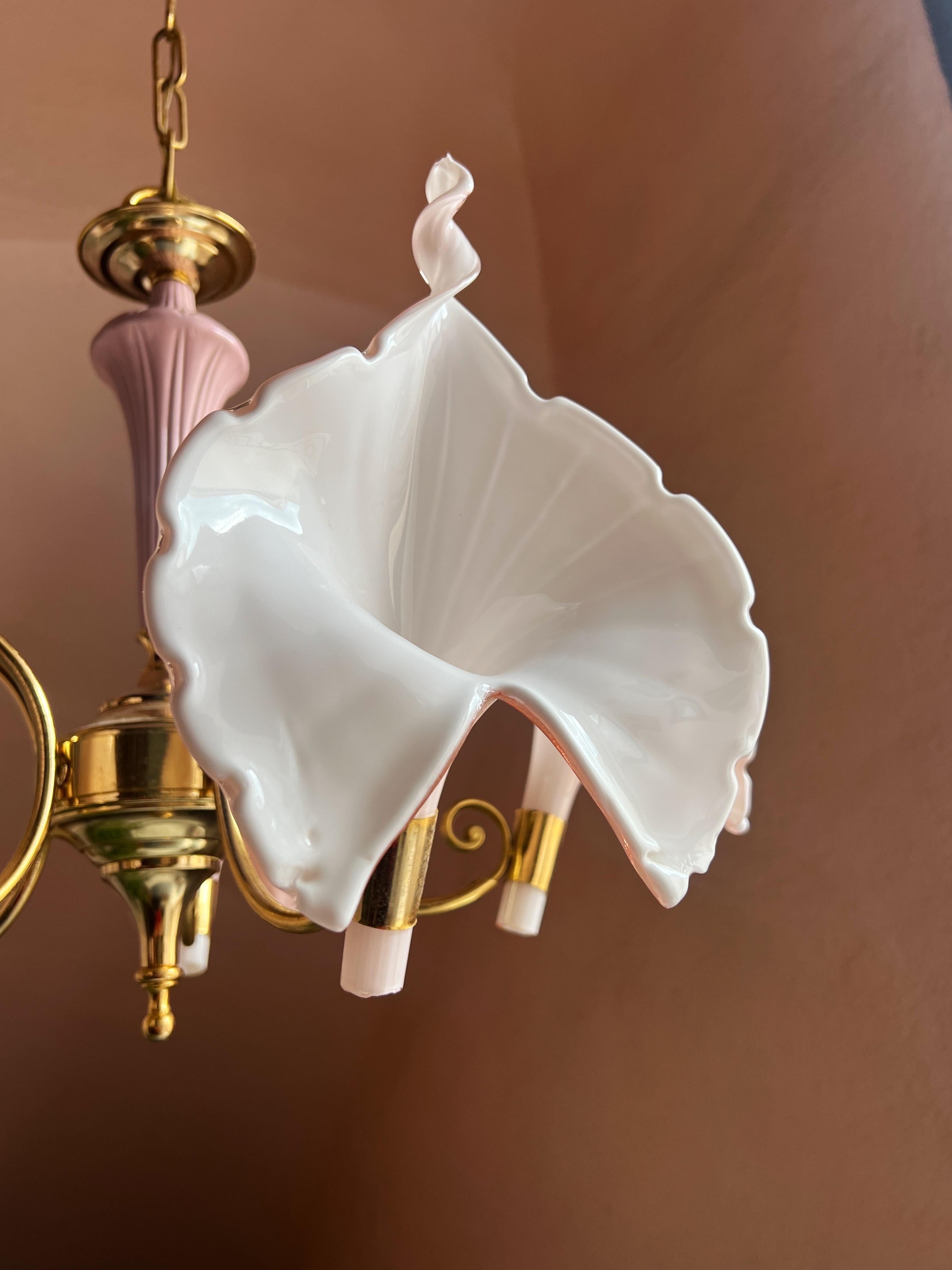 XX secolo Lampadario floreale in vetro di Murano in rosa chiaro in vendita