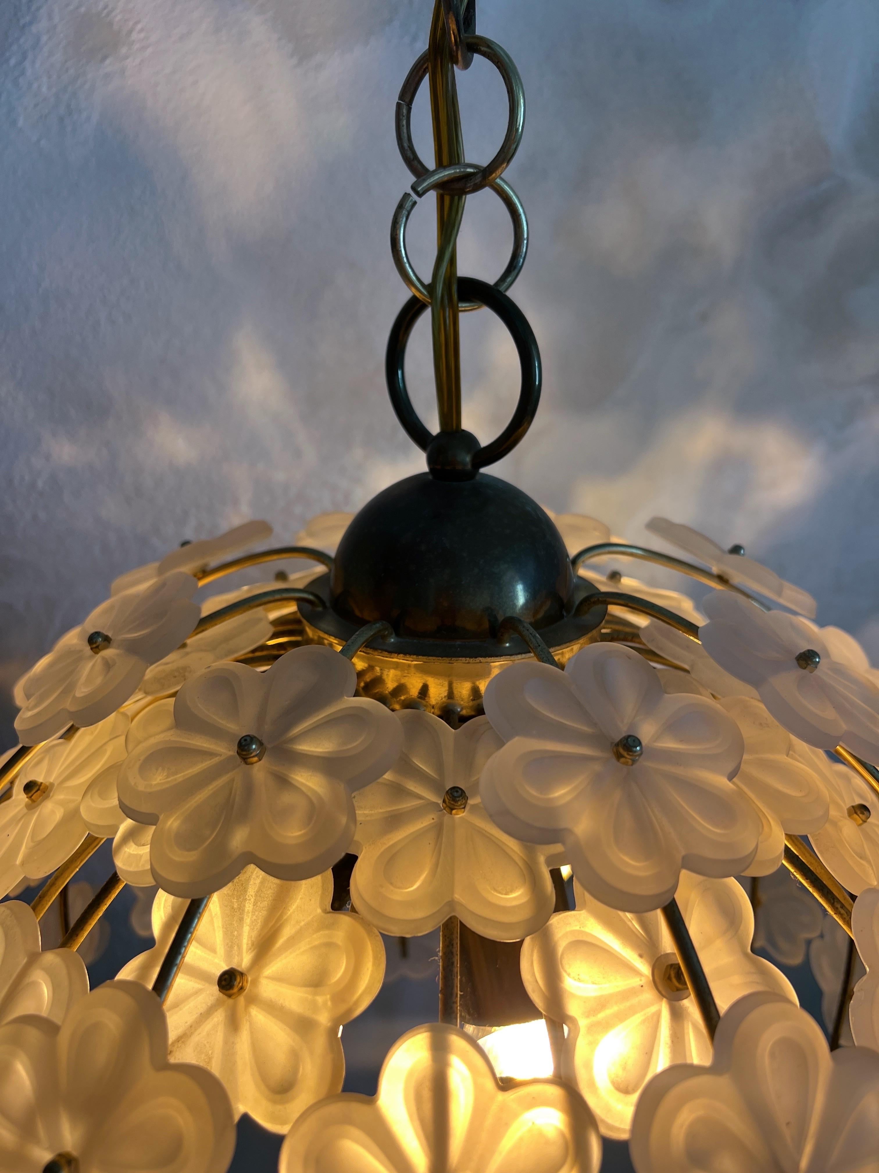Murano Glas florale Kronleuchter MidCentury Modern Italien 1980er im Zustand „Gut“ im Angebot in Palermo, PA