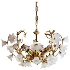 Lámpara de techo Flor de cristal de Murano con hojas de metal dorado Italia Años 70