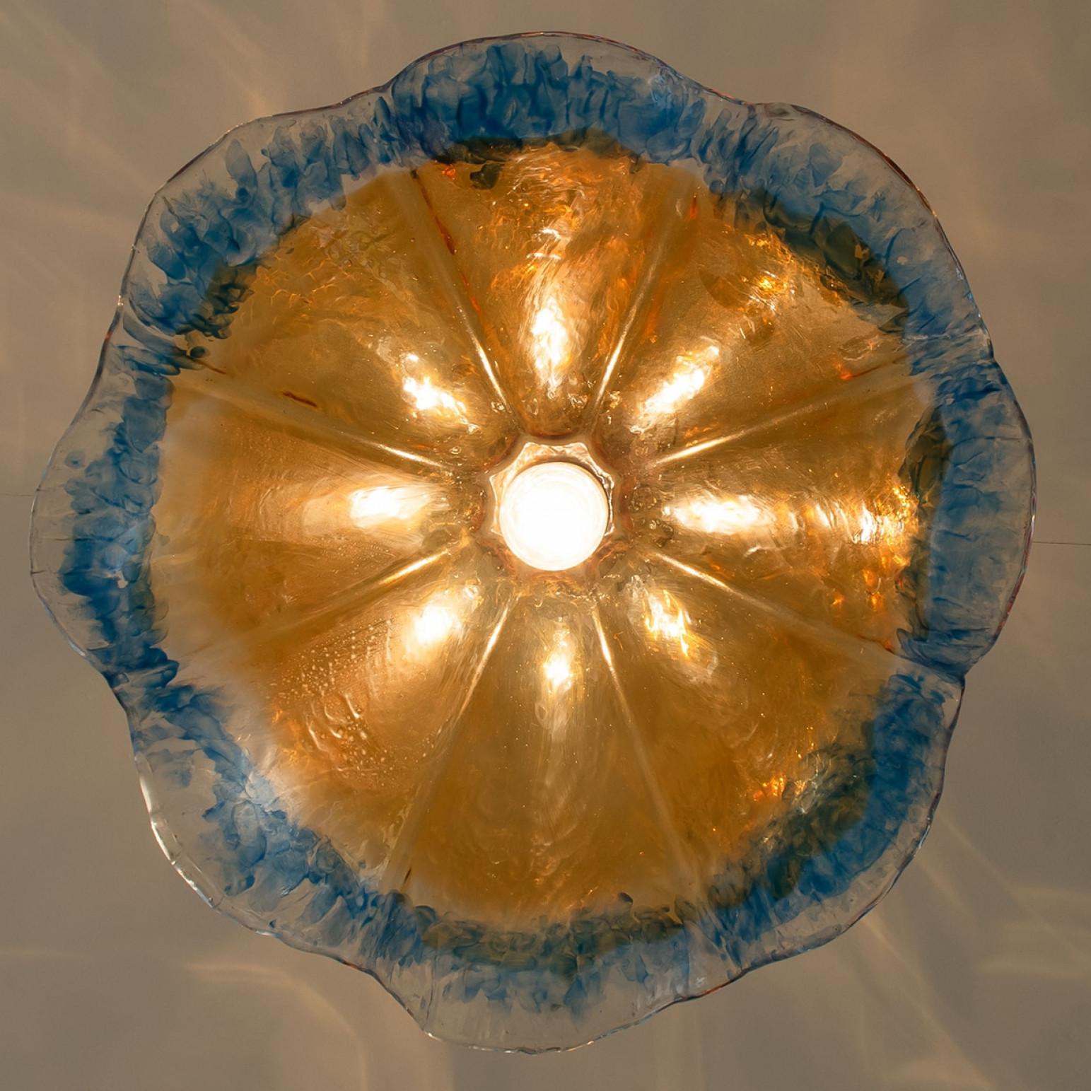 Lampada a sospensione a forma di fiore in vetro di Murano di Mazzega Light, 1970 in vendita 3